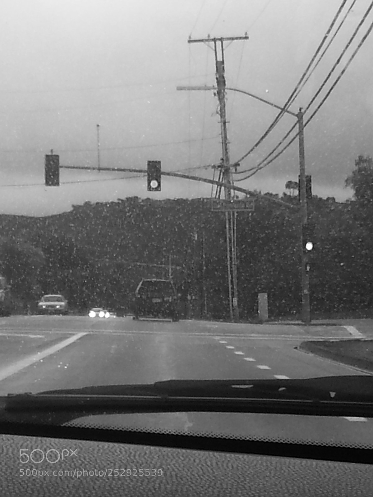 Samsung Galaxy S3 sample photo. Rainy stoplight photography