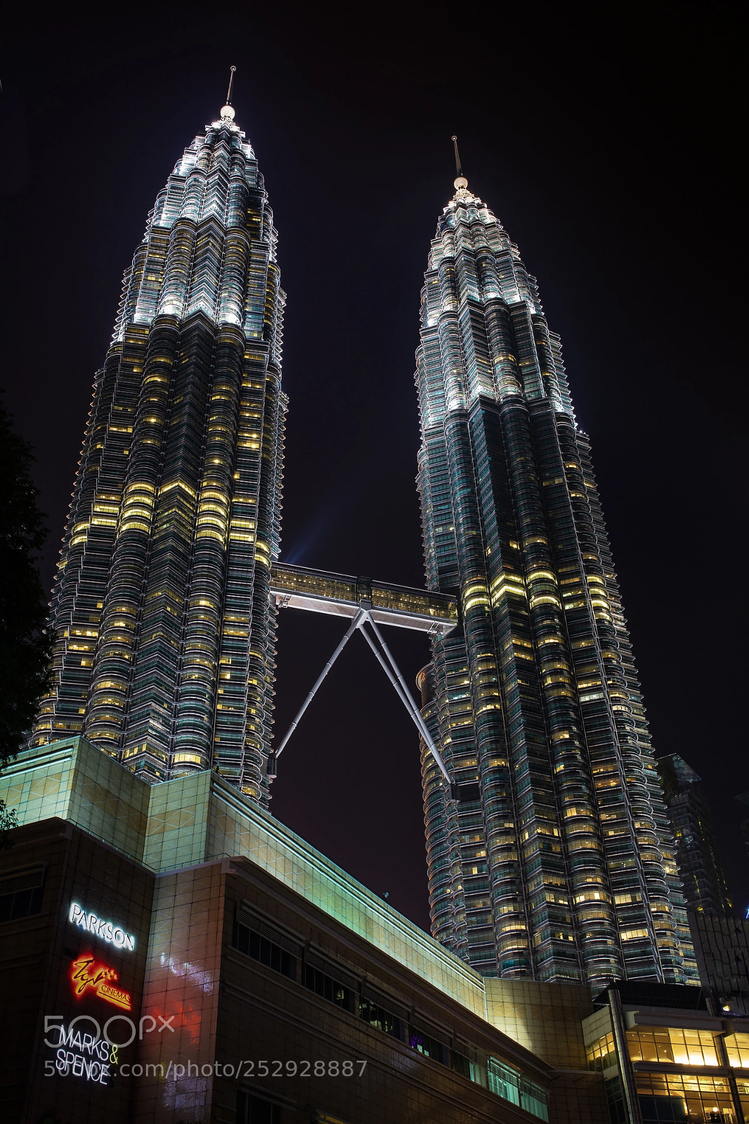 Canon EOS 5DS sample photo. Kuala lumpur twin towers photography