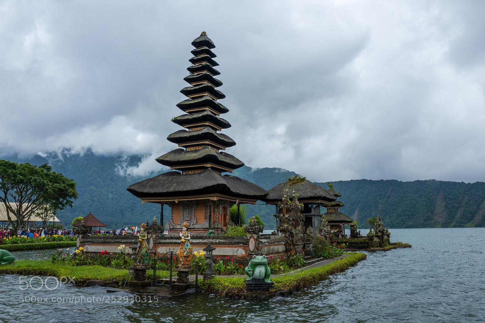 Leica Q (Typ 116) sample photo. The pura ulun danu photography