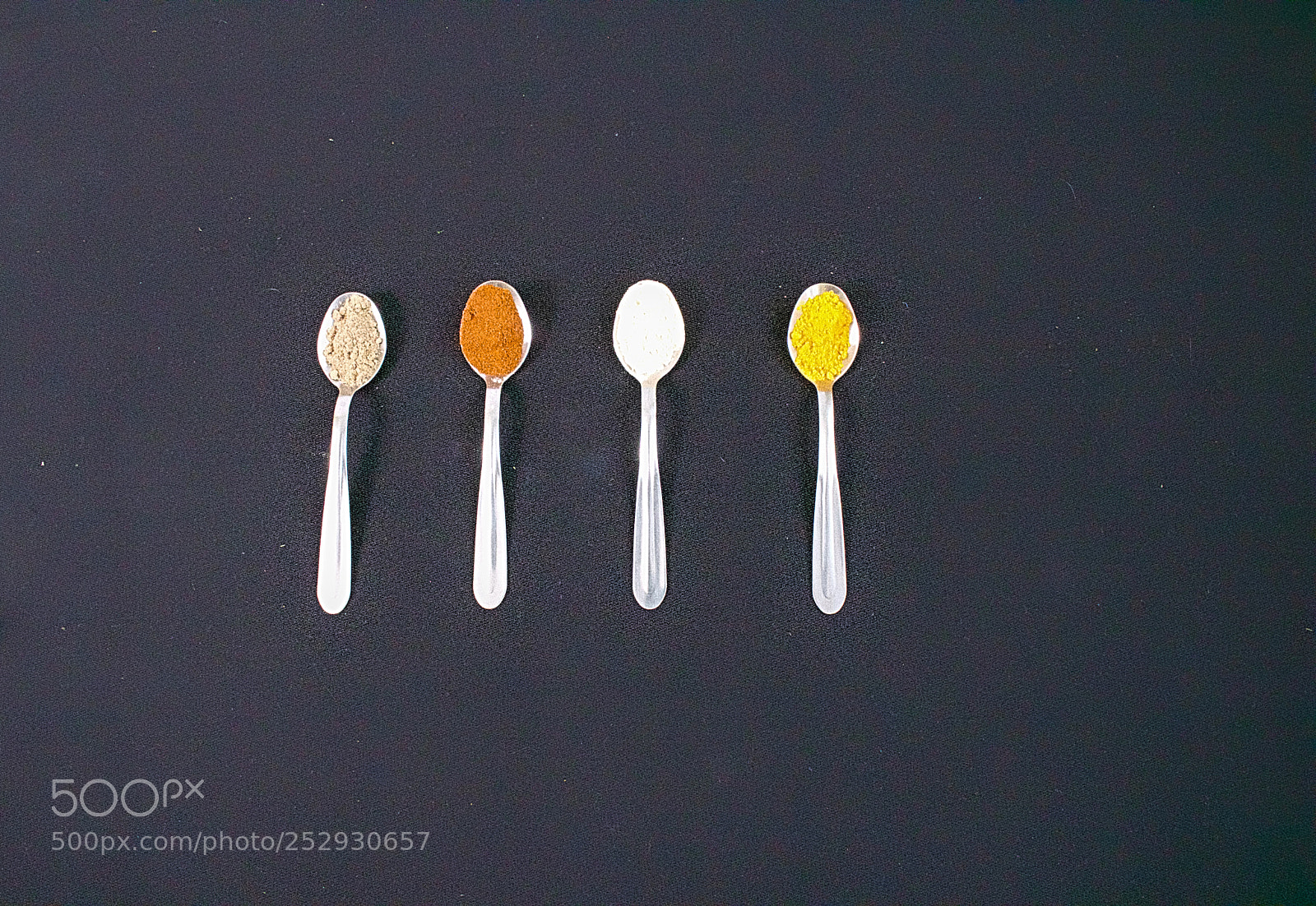 Canon EOS 750D (EOS Rebel T6i / EOS Kiss X8i) sample photo. Spices on spoons photography