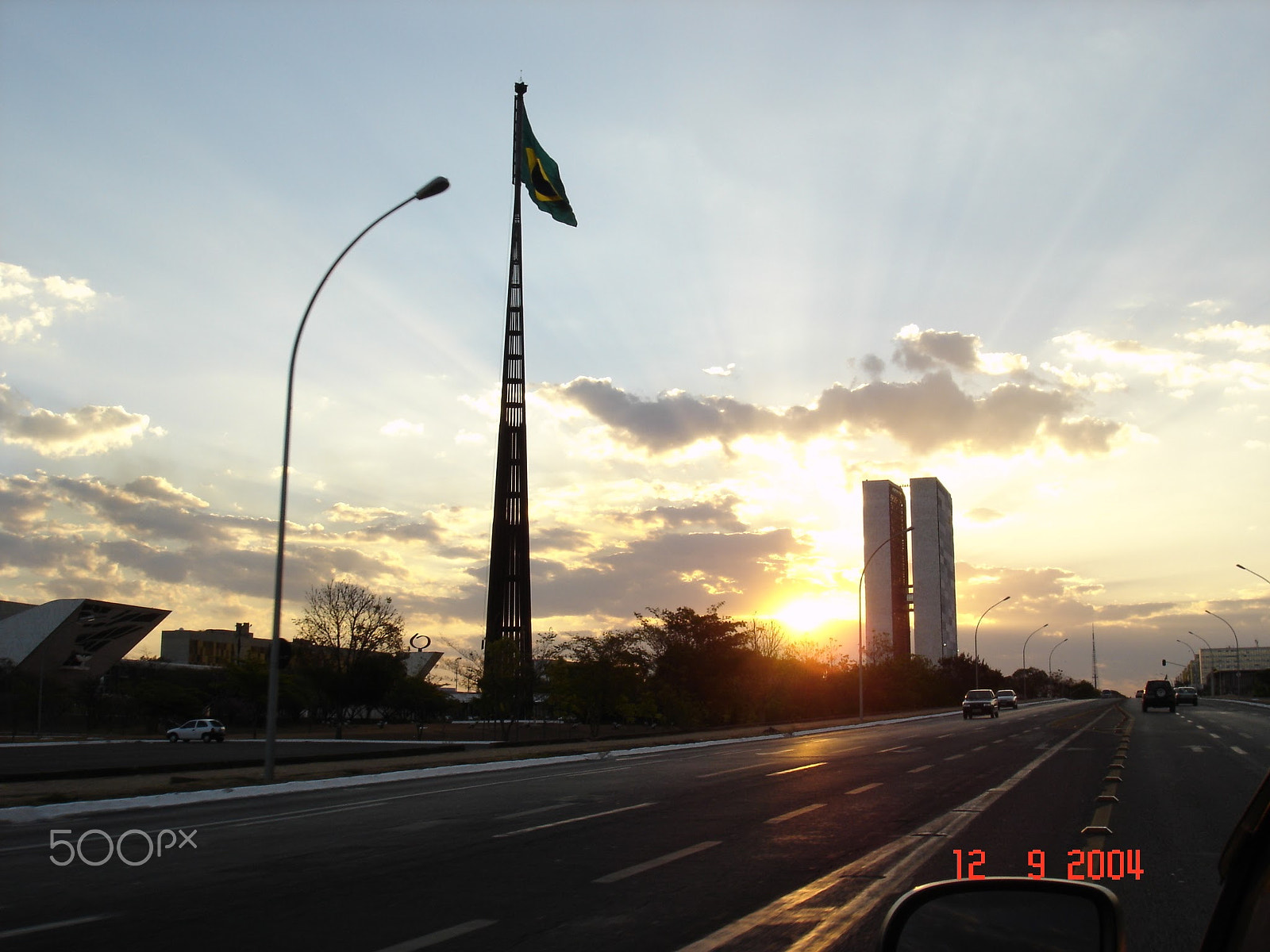 Sony DSC-W1 sample photo. Sunset in the brazilian's political site photography
