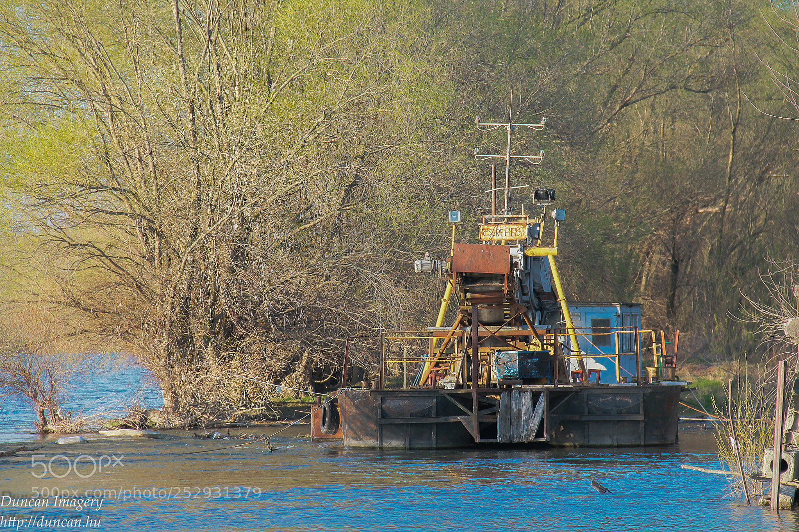Canon EOS 1100D (EOS Rebel T3 / EOS Kiss X50) sample photo. Harbor equipment photography