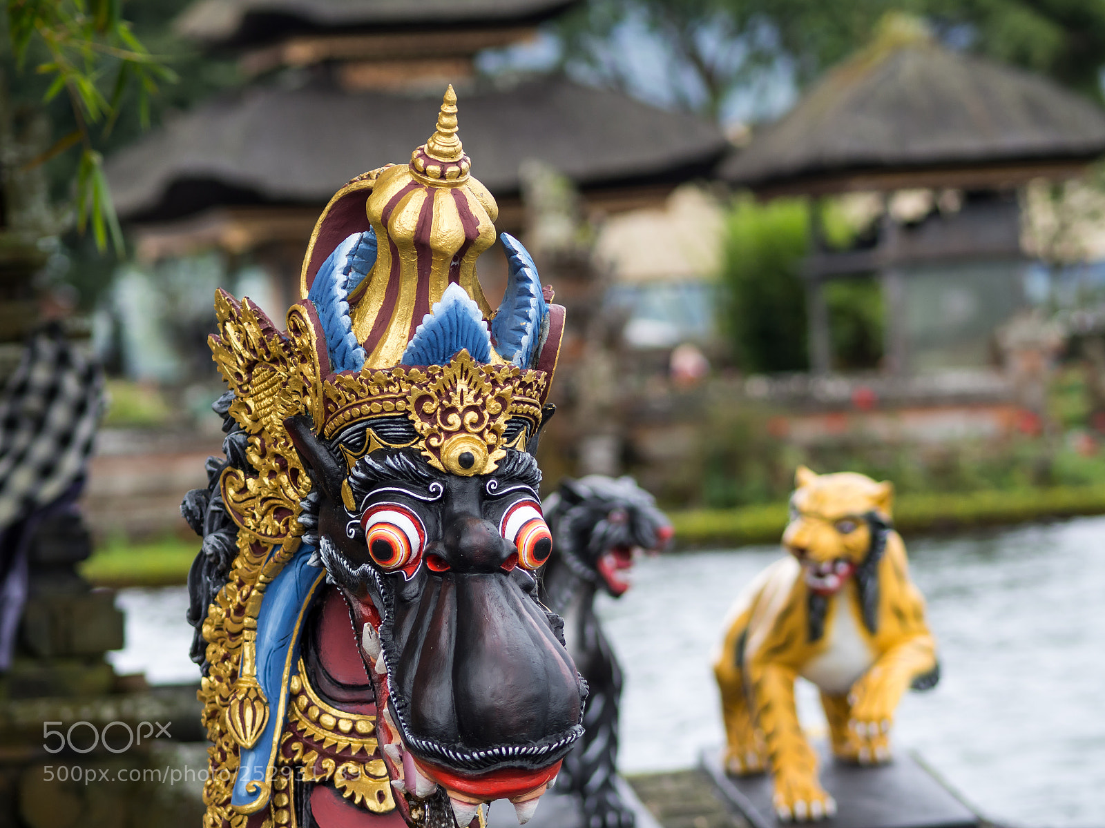 Olympus OM-D E-M10 II sample photo. The pura ulun danu photography