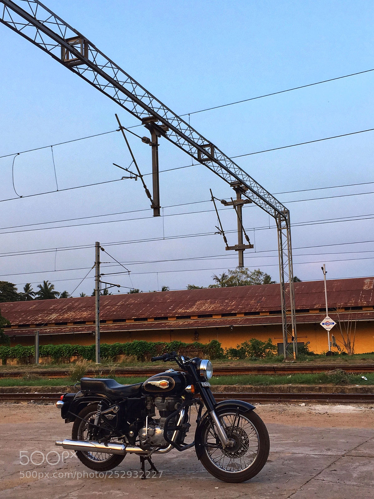 Apple iPhone SE sample photo. Royal enfield photography