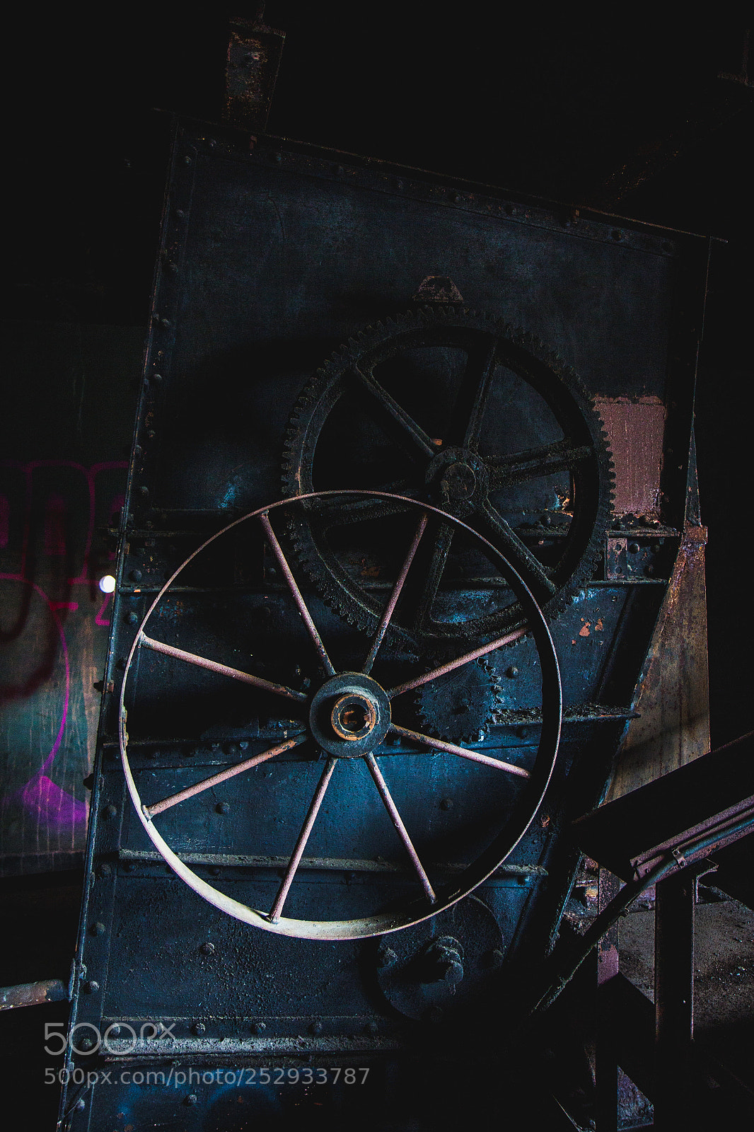 Canon EOS 600D (Rebel EOS T3i / EOS Kiss X5) sample photo. Wheel photography