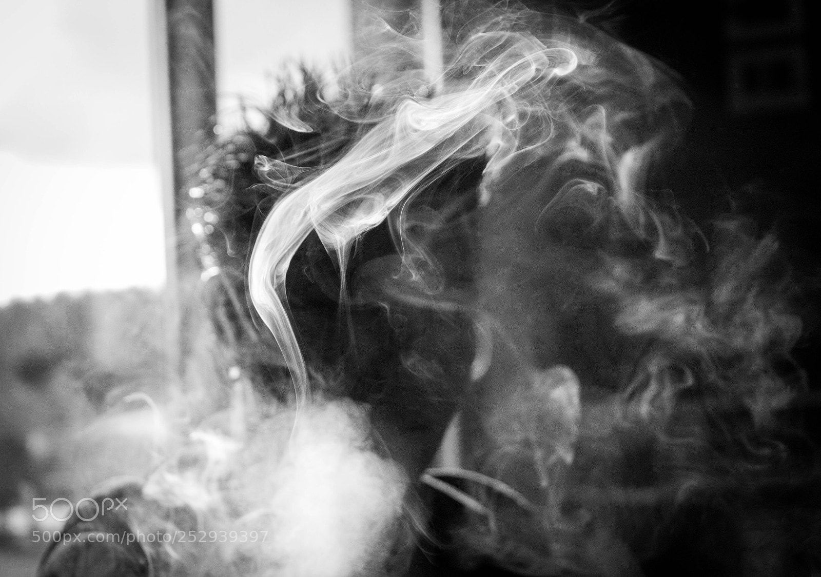 Canon EOS 1300D (EOS Rebel T6 / EOS Kiss X80) sample photo. Smoke photography