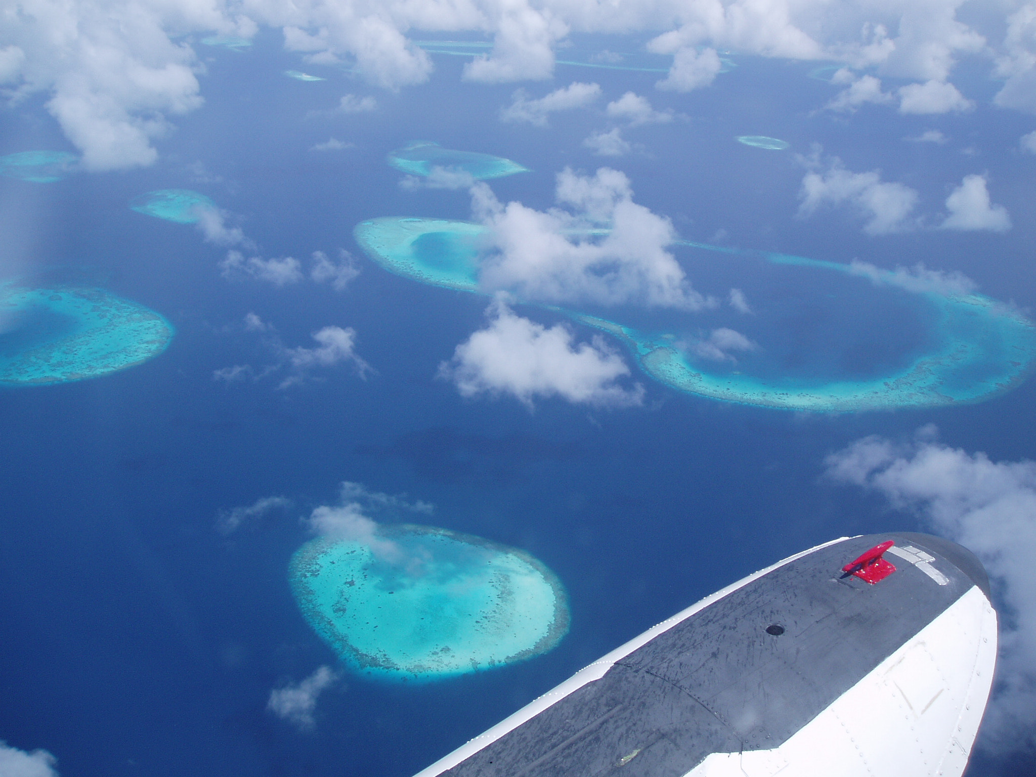 Olympus u20D,S400D,u400D sample photo. Maldives waterplane photography