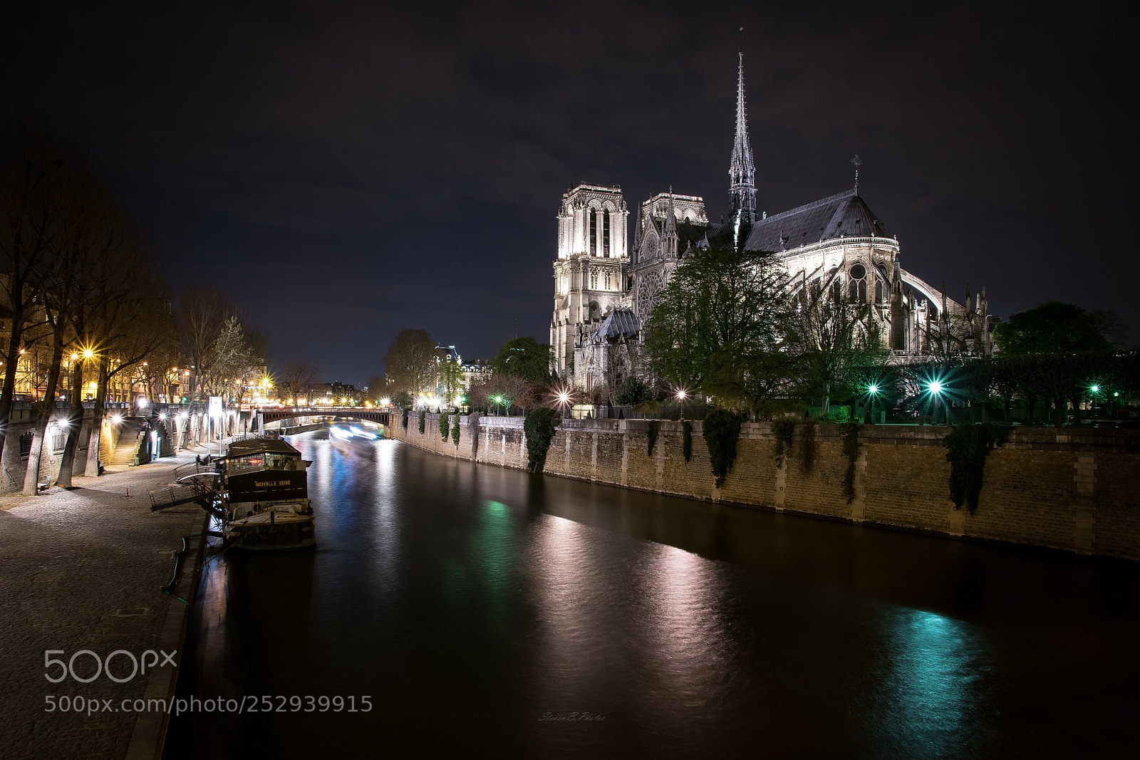 Nikon D5300 sample photo. Un soir notre dame photography