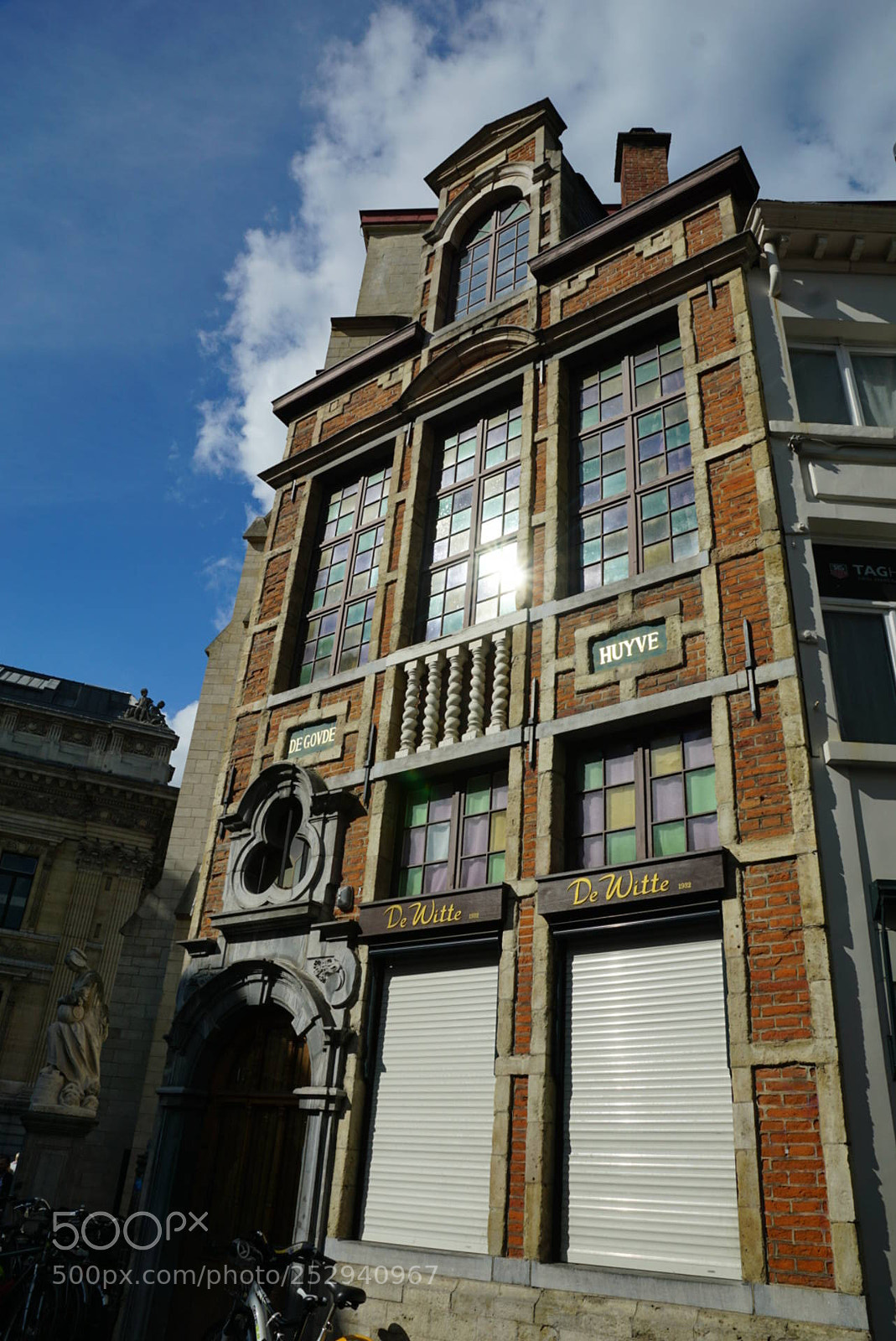 Sony DT 16-50mm F2.8 SSM sample photo. Old townhouse in brussels photography