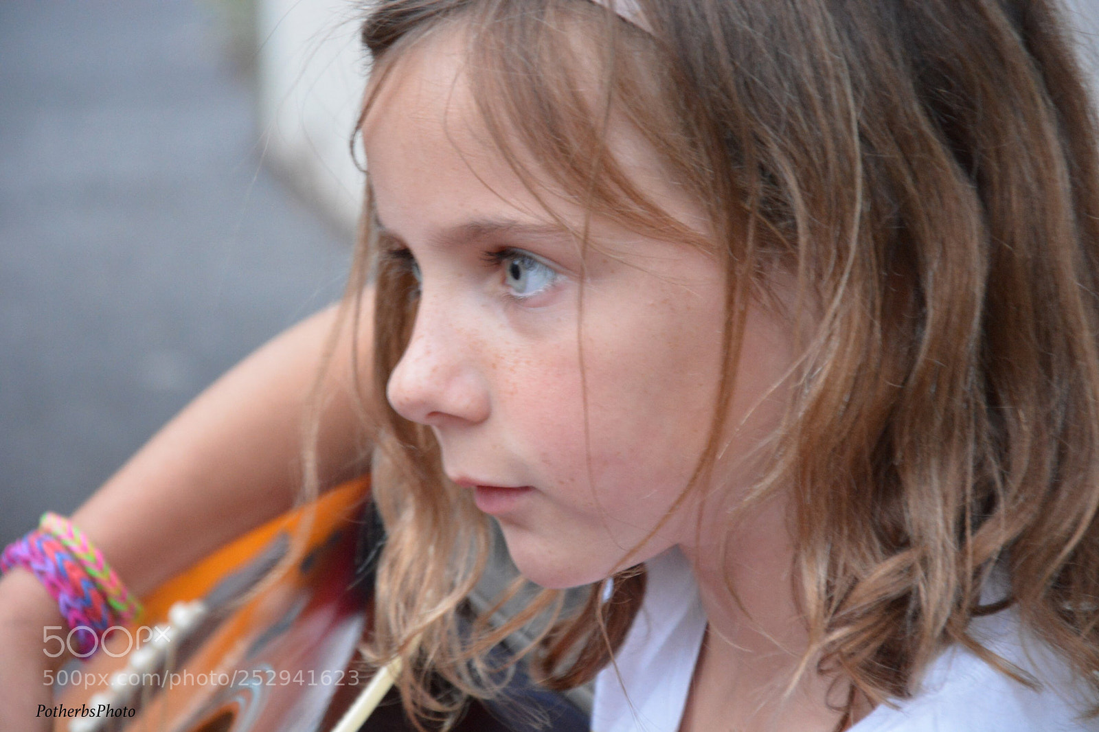 Nikon D5200 sample photo. Joueuse de guitare  photography