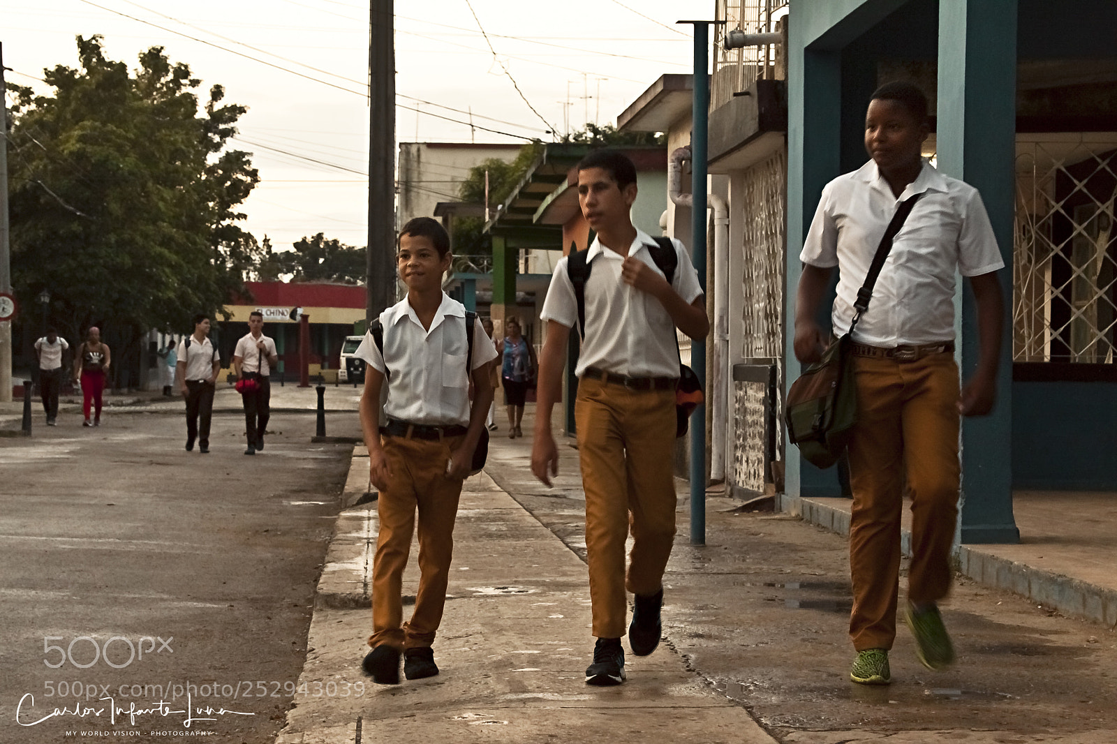 Canon EOS 5D Mark II sample photo. Los amigos del cole photography