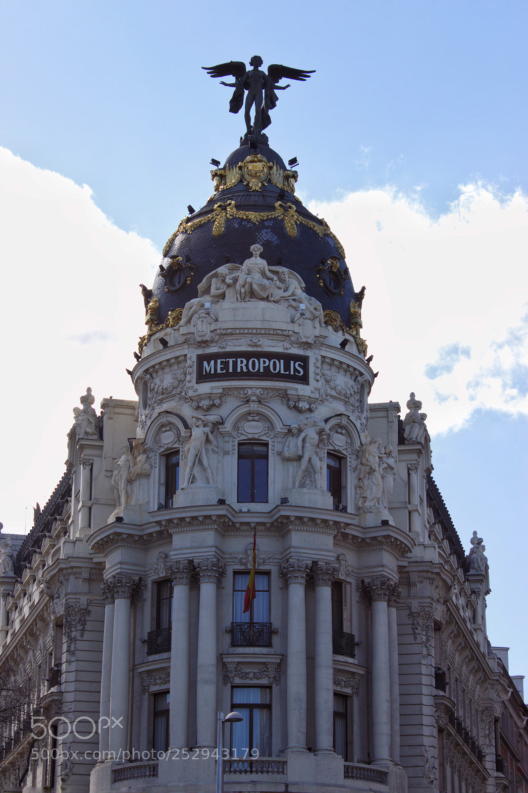 Canon EOS 600D (Rebel EOS T3i / EOS Kiss X5) sample photo. Madrid, edificio de gran photography