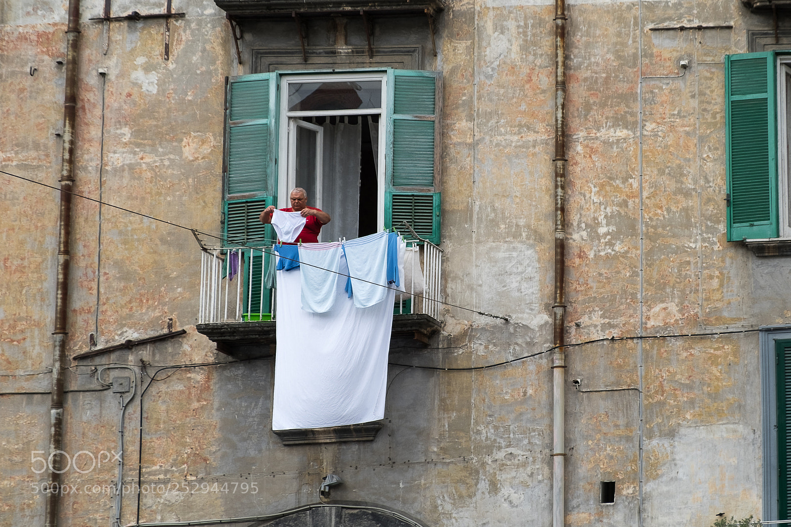 Fujifilm X-T10 sample photo. Laundry day in naples photography