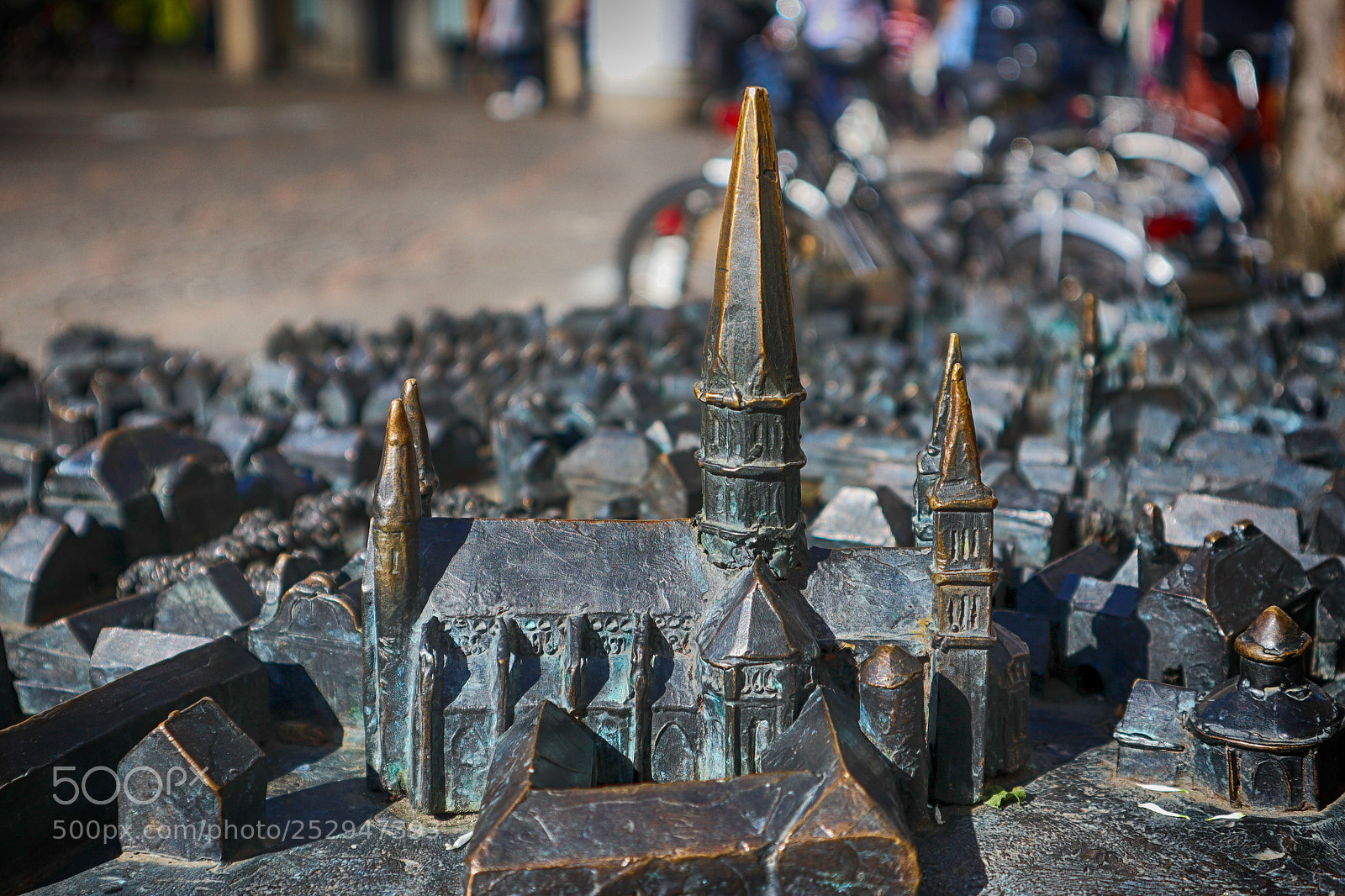 Canon EOS M50 (EOS Kiss M) sample photo. Bonn bronze model of photography