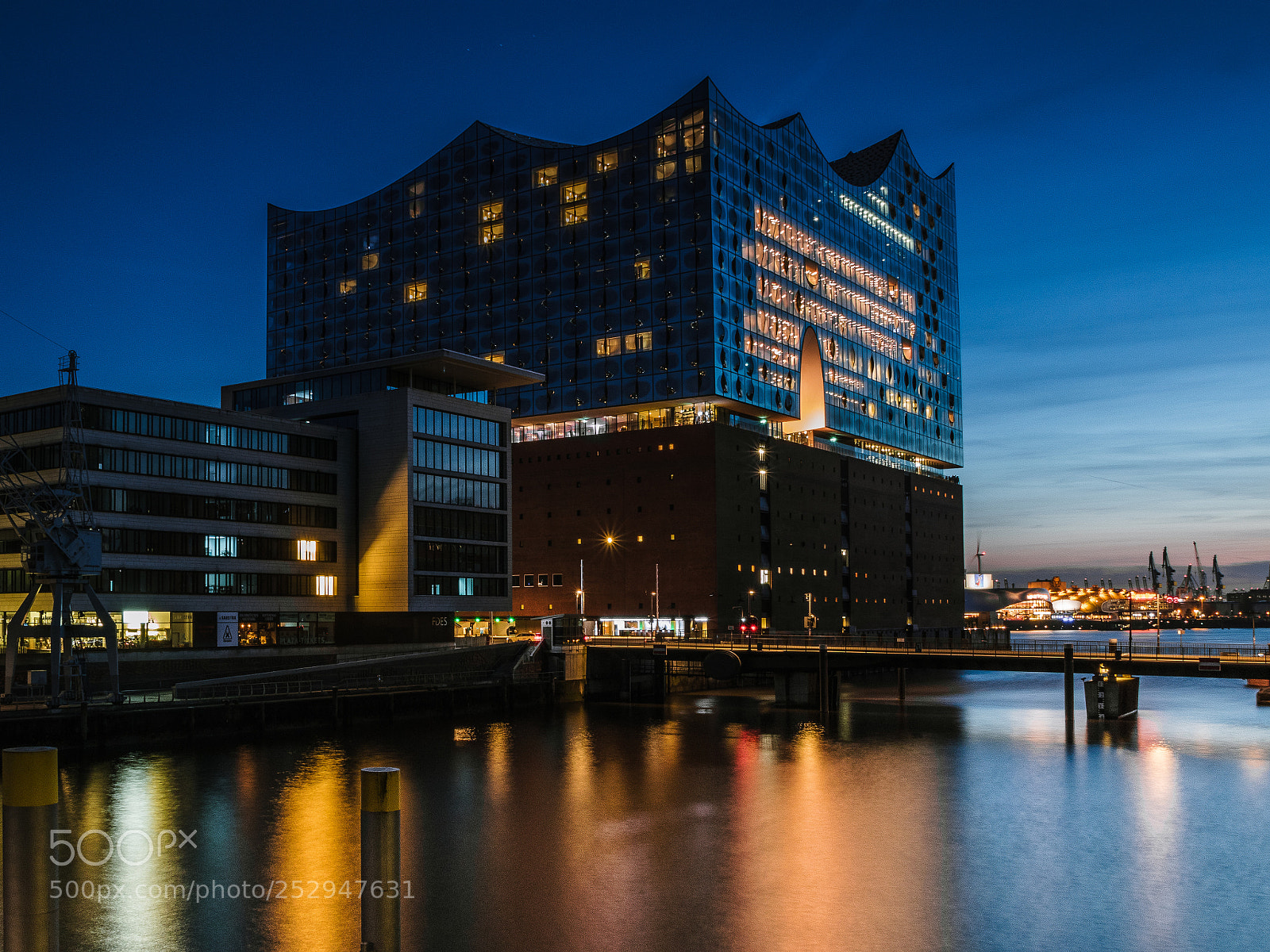 Canon EOS 80D sample photo. Blue hour photography