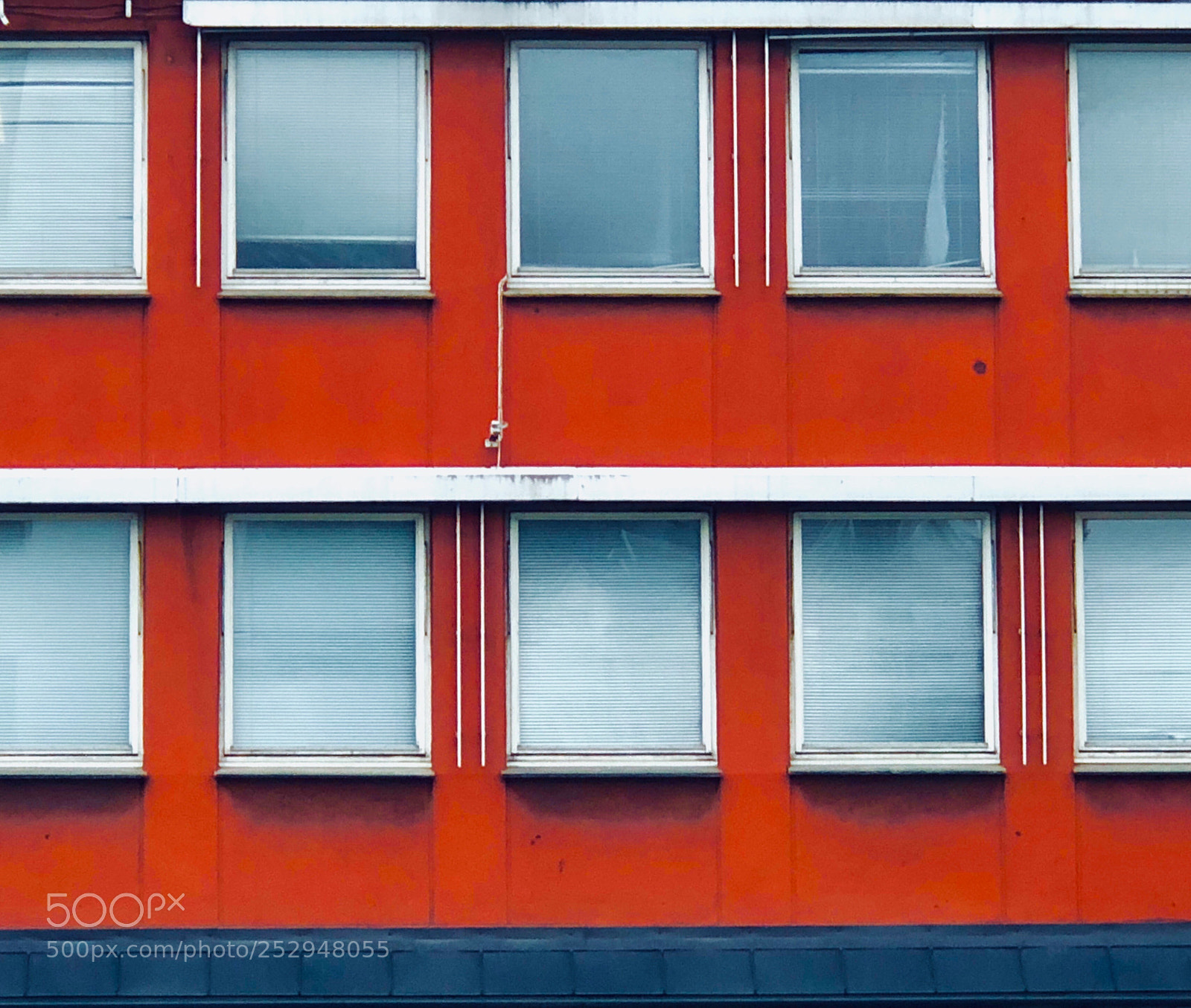 Apple iPhone 8 Plus sample photo. Red building
 photography
