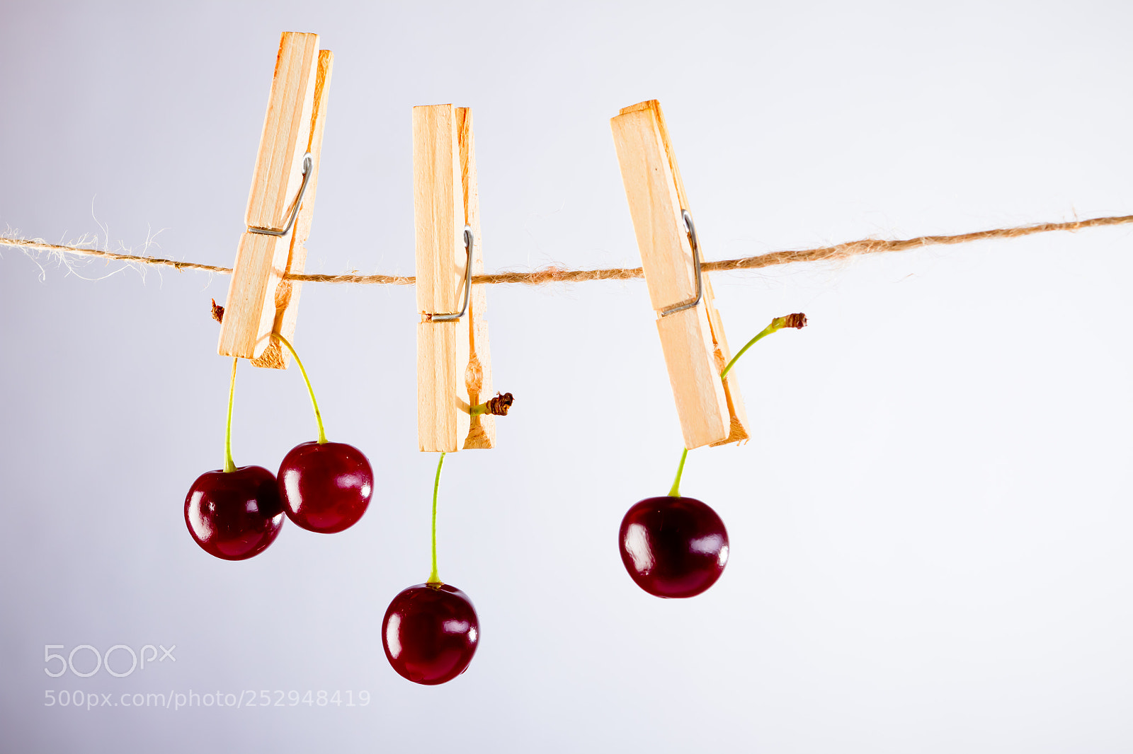 Canon EOS 7D sample photo. Cherry and rope on photography