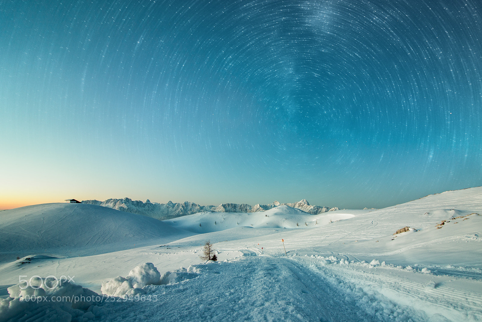 Canon EOS 600D (Rebel EOS T3i / EOS Kiss X5) sample photo. Sunrise in the snow photography