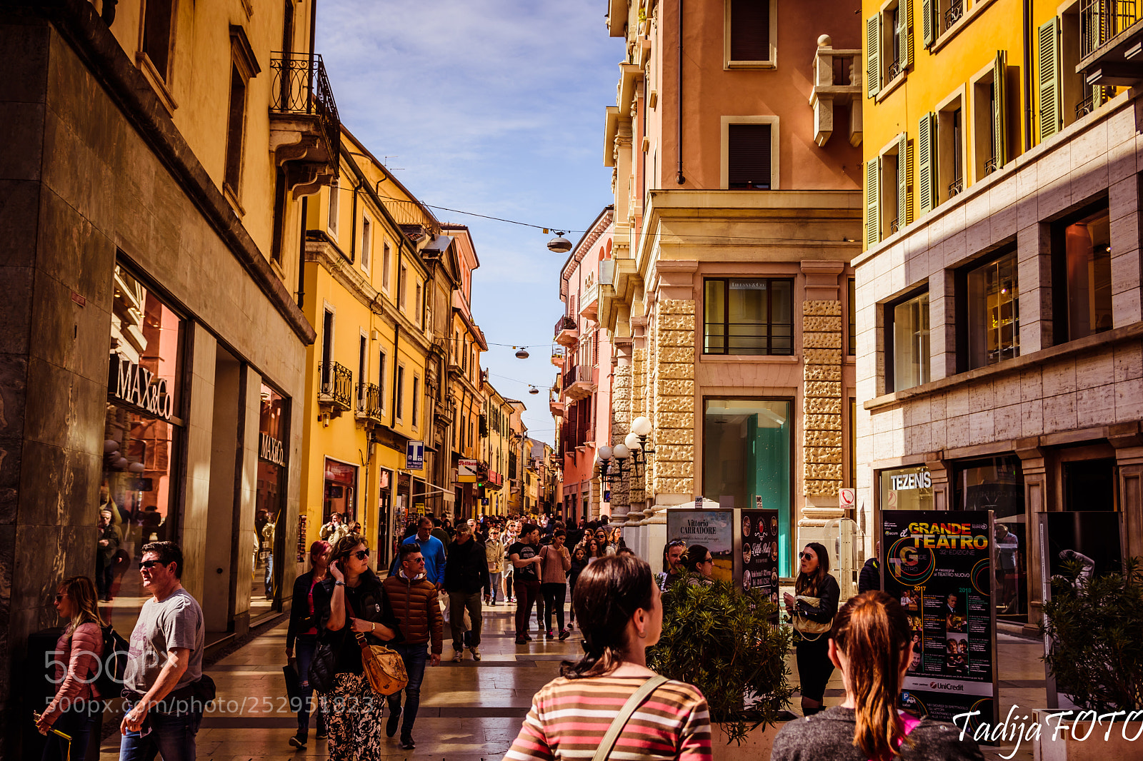 Nikon D7200 sample photo. Tourists photography