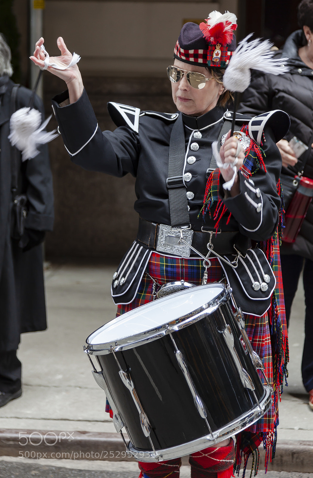 Canon EOS 5D Mark II sample photo. Tartan day parade nyc photography