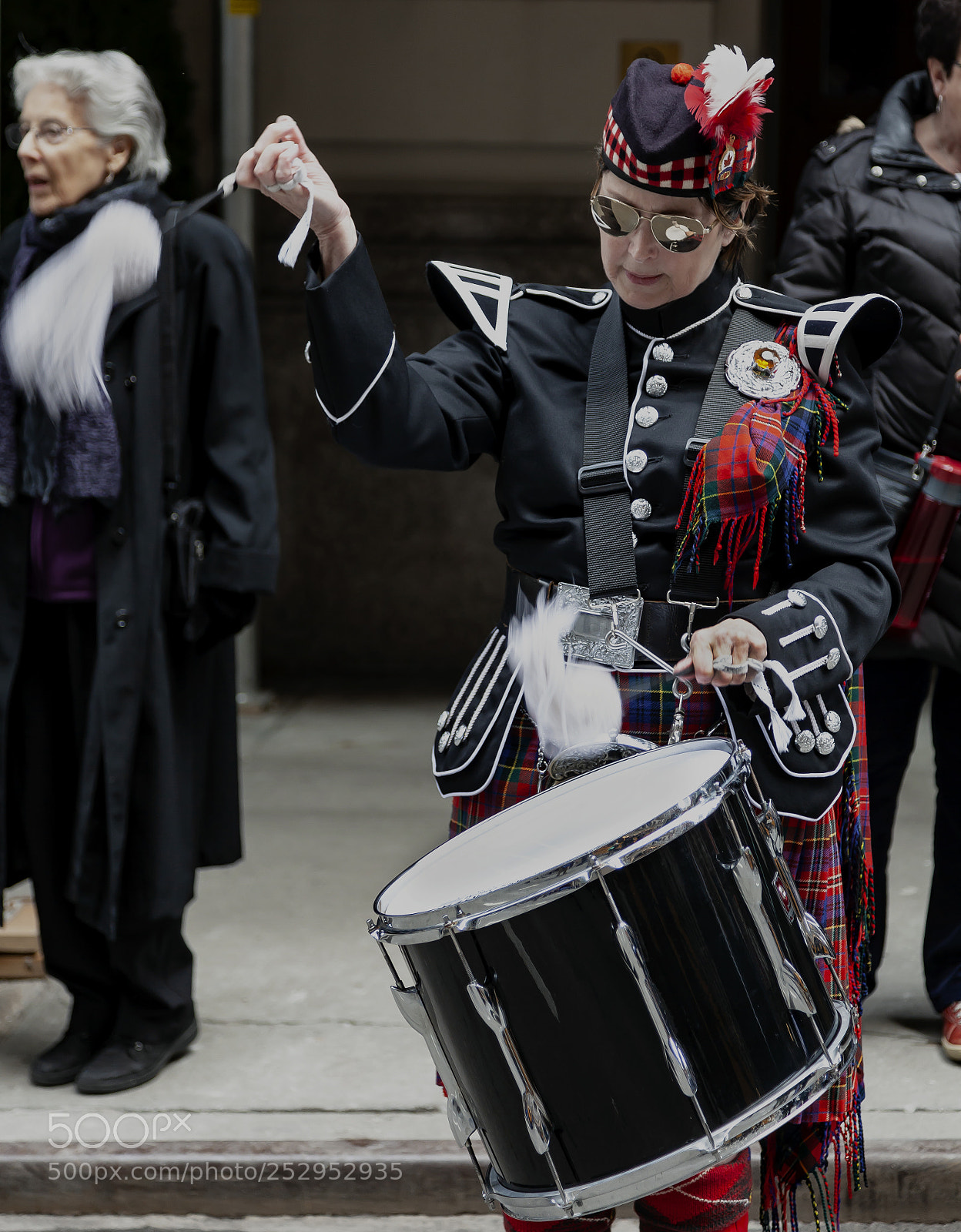 Canon EOS 5D Mark II sample photo. Tartan day parade nyc photography