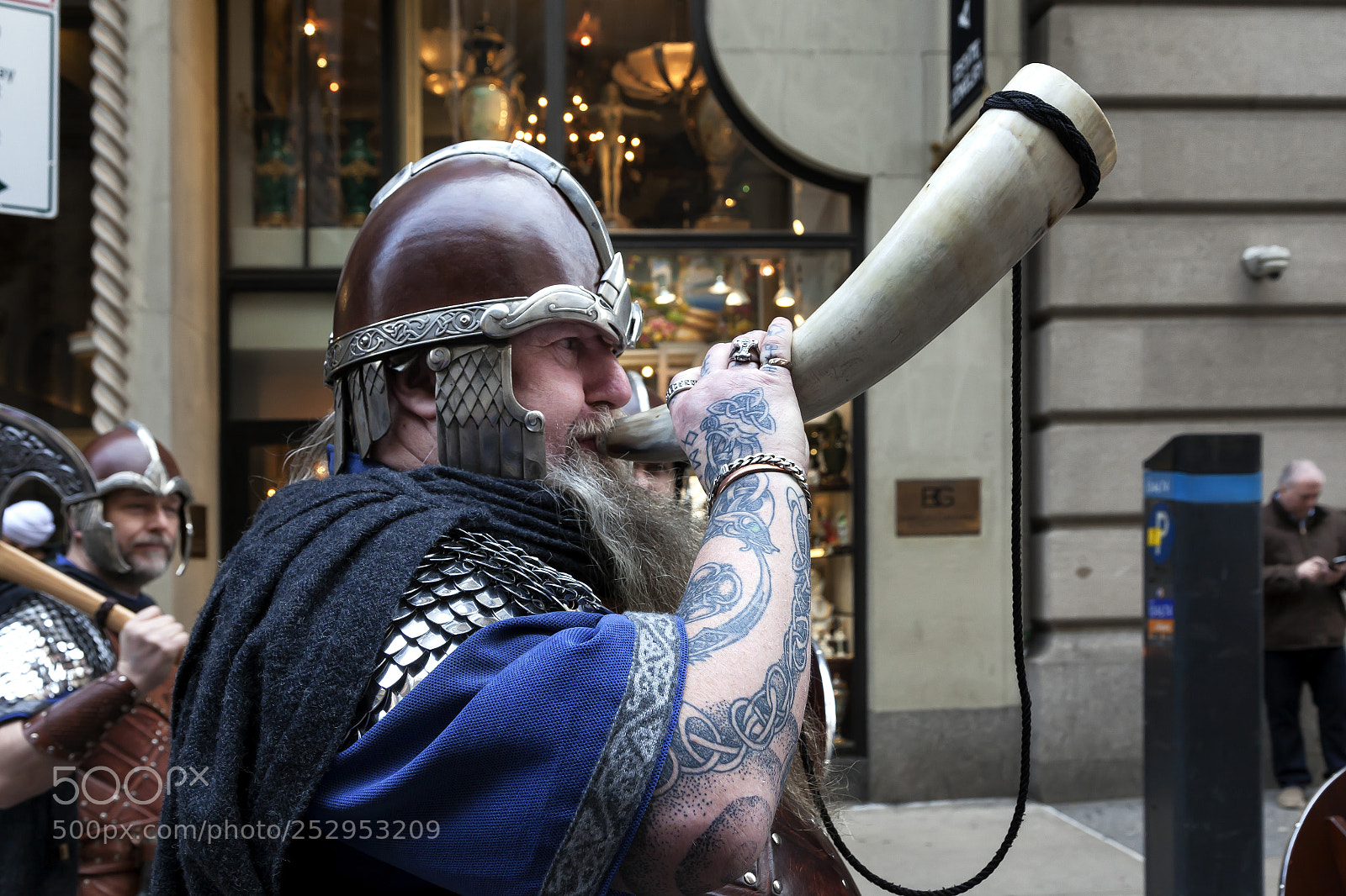 Canon EOS 5D Mark II sample photo. Tartan day parade nyc photography