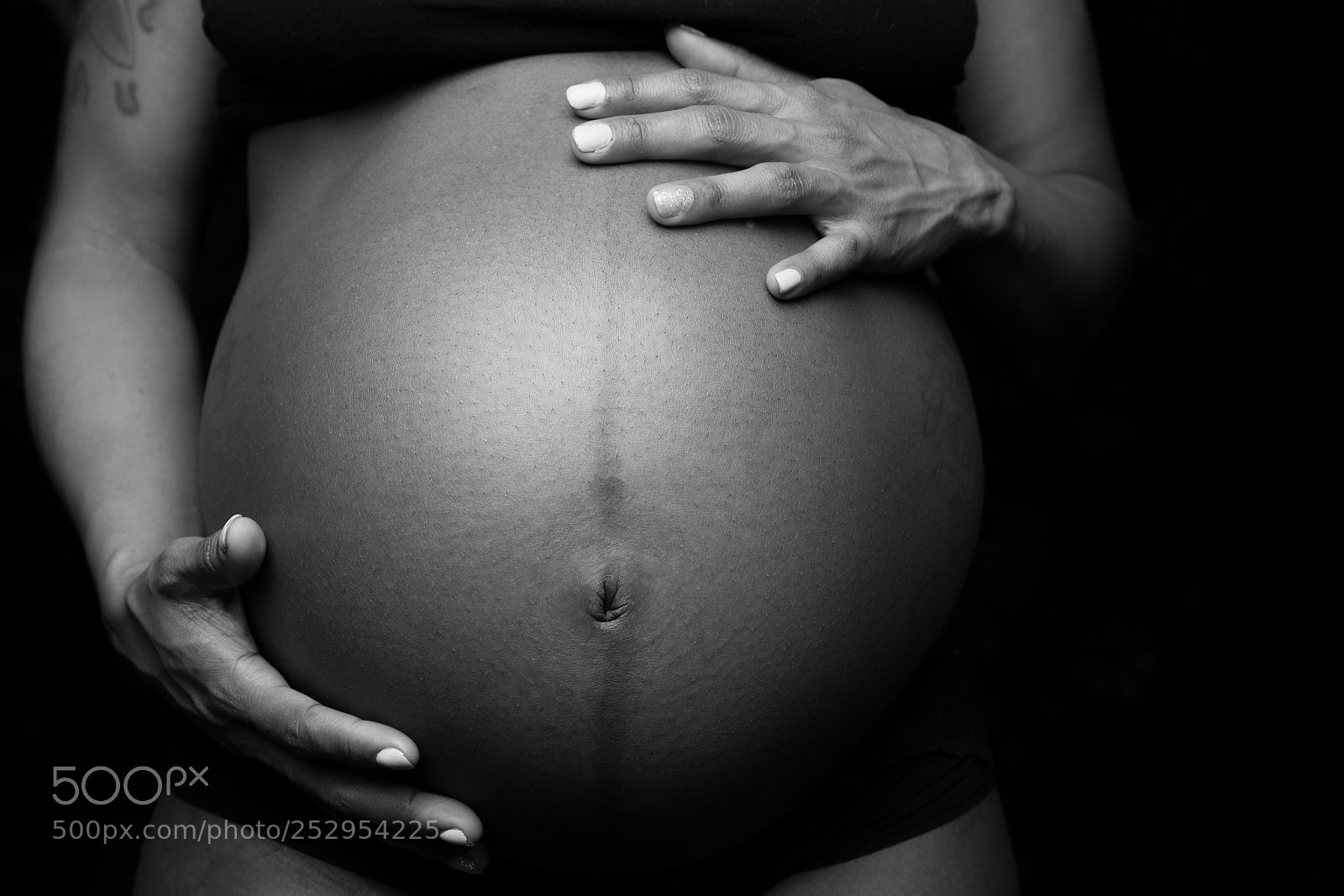 Canon EOS 5D Mark IV sample photo. Maternity photography