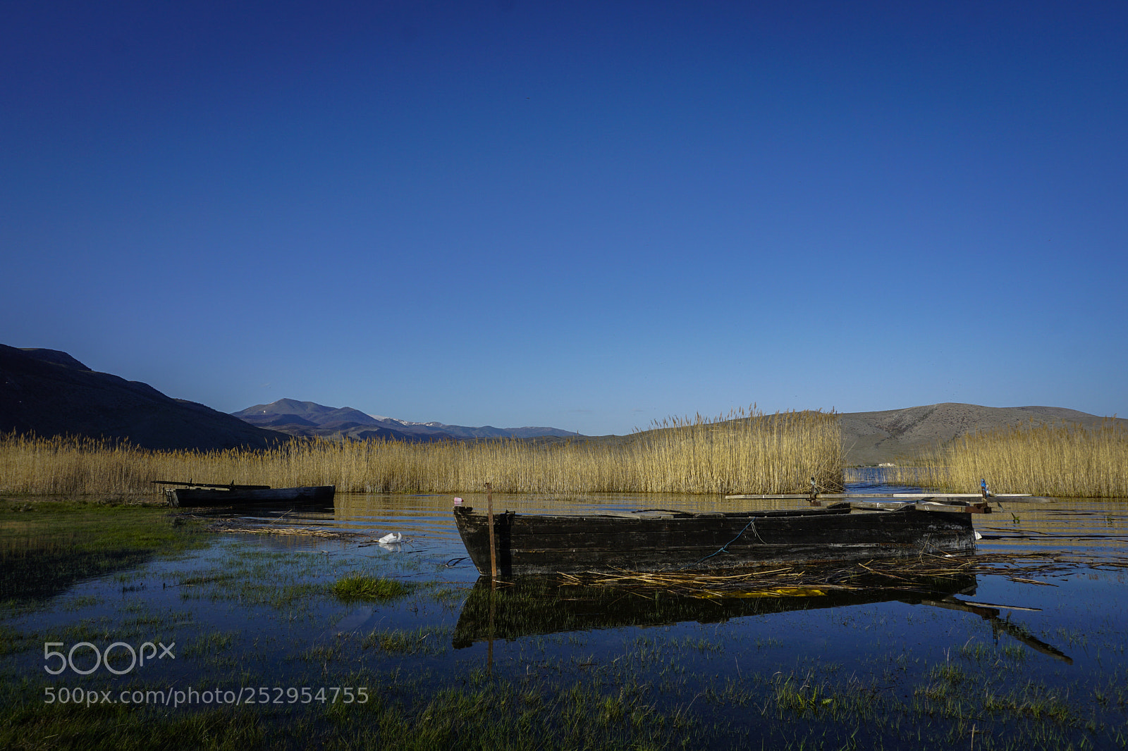 Sony a6000 sample photo. Wooden boats photography