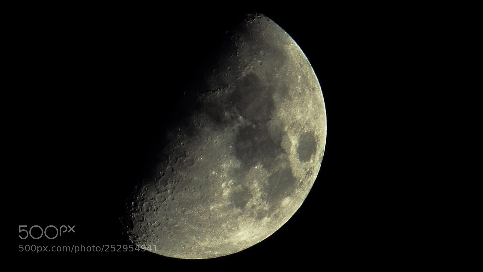 Nikon Coolpix P500 sample photo. Moon photography