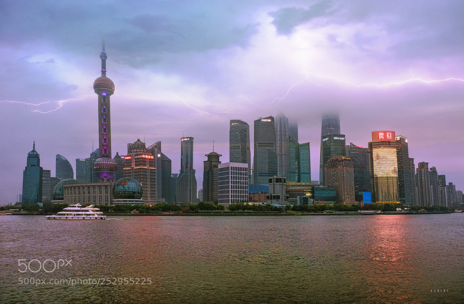 Fujifilm X100F sample photo. Shanghai nights photography