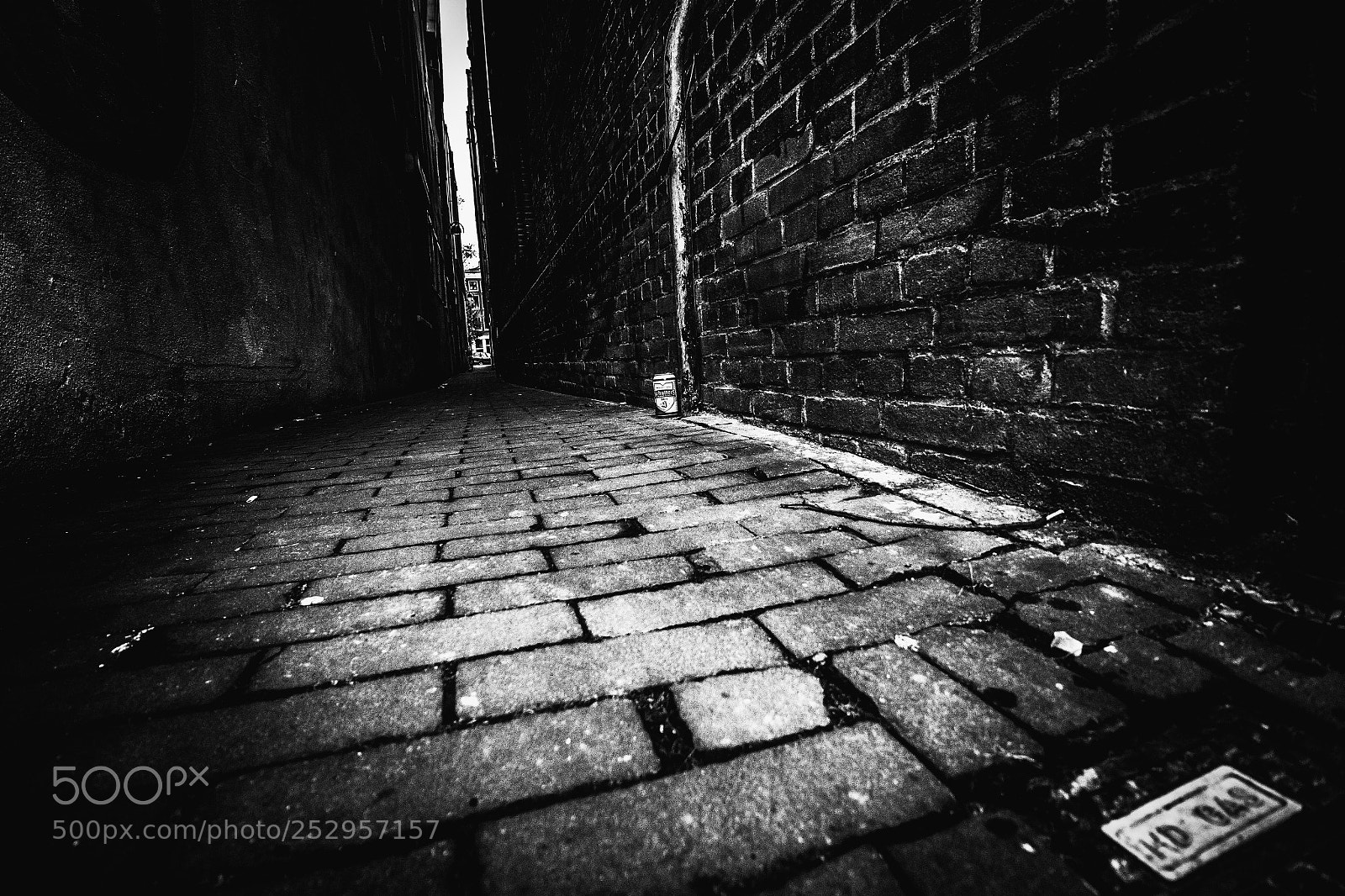 Canon EOS 700D (EOS Rebel T5i / EOS Kiss X7i) sample photo. Alley photography