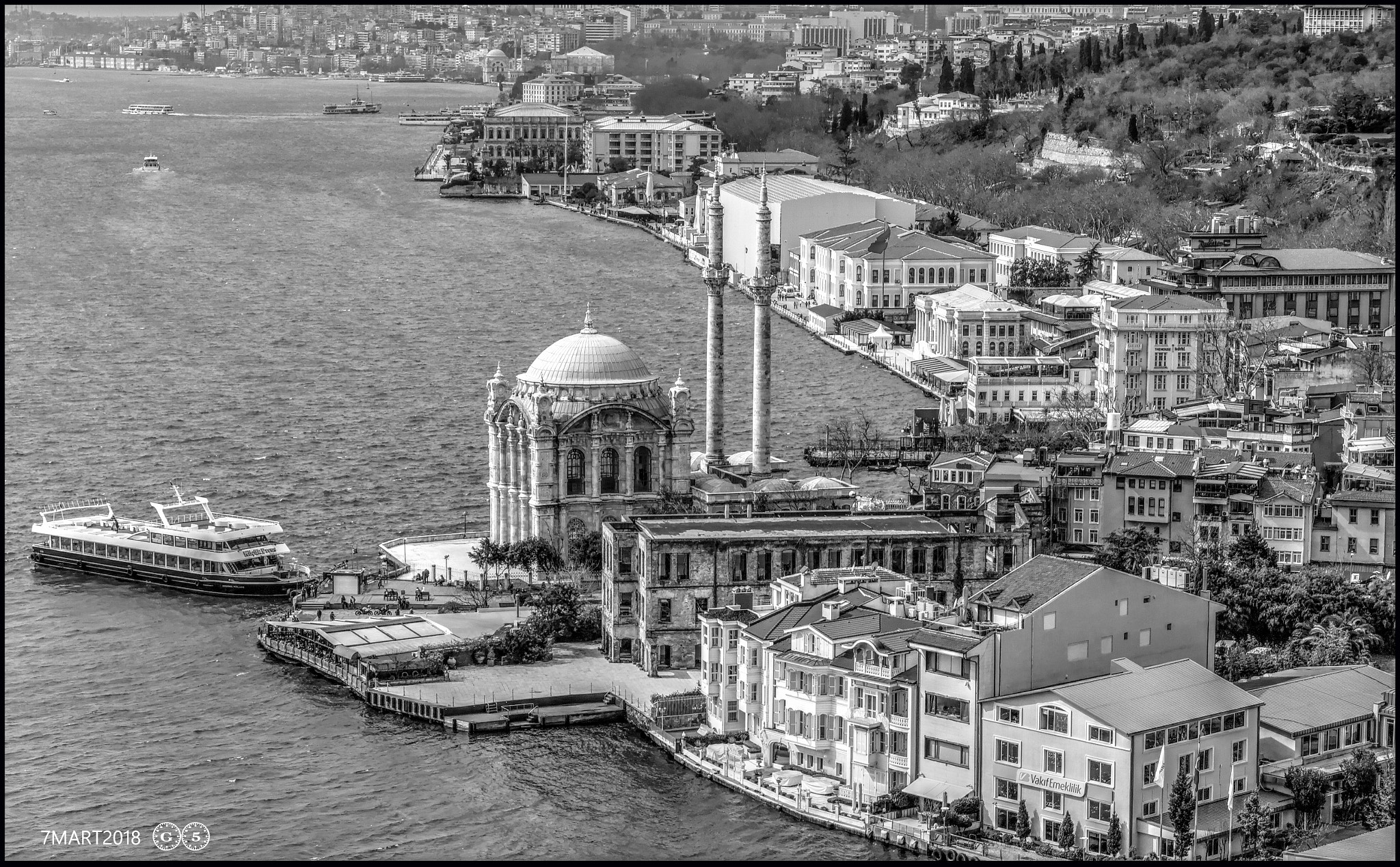 Samsung NX20 sample photo. OrtakÖy photography