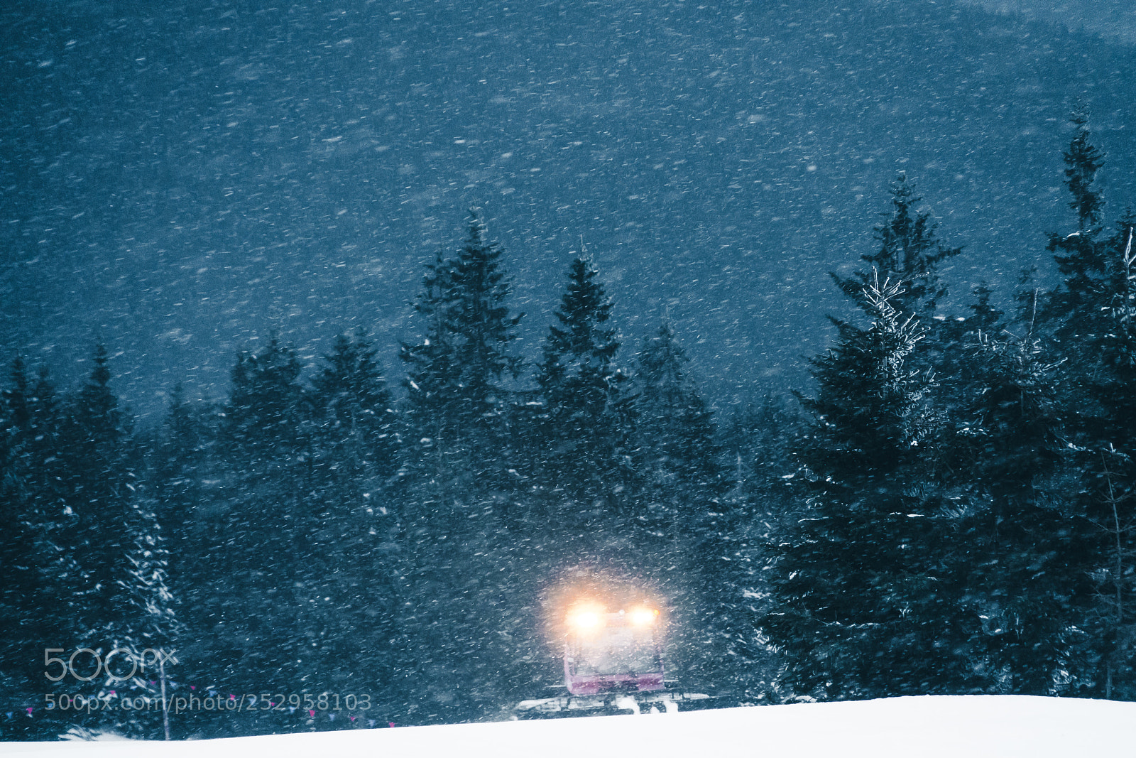 Sony a7R II sample photo. Preparing the ski slope photography