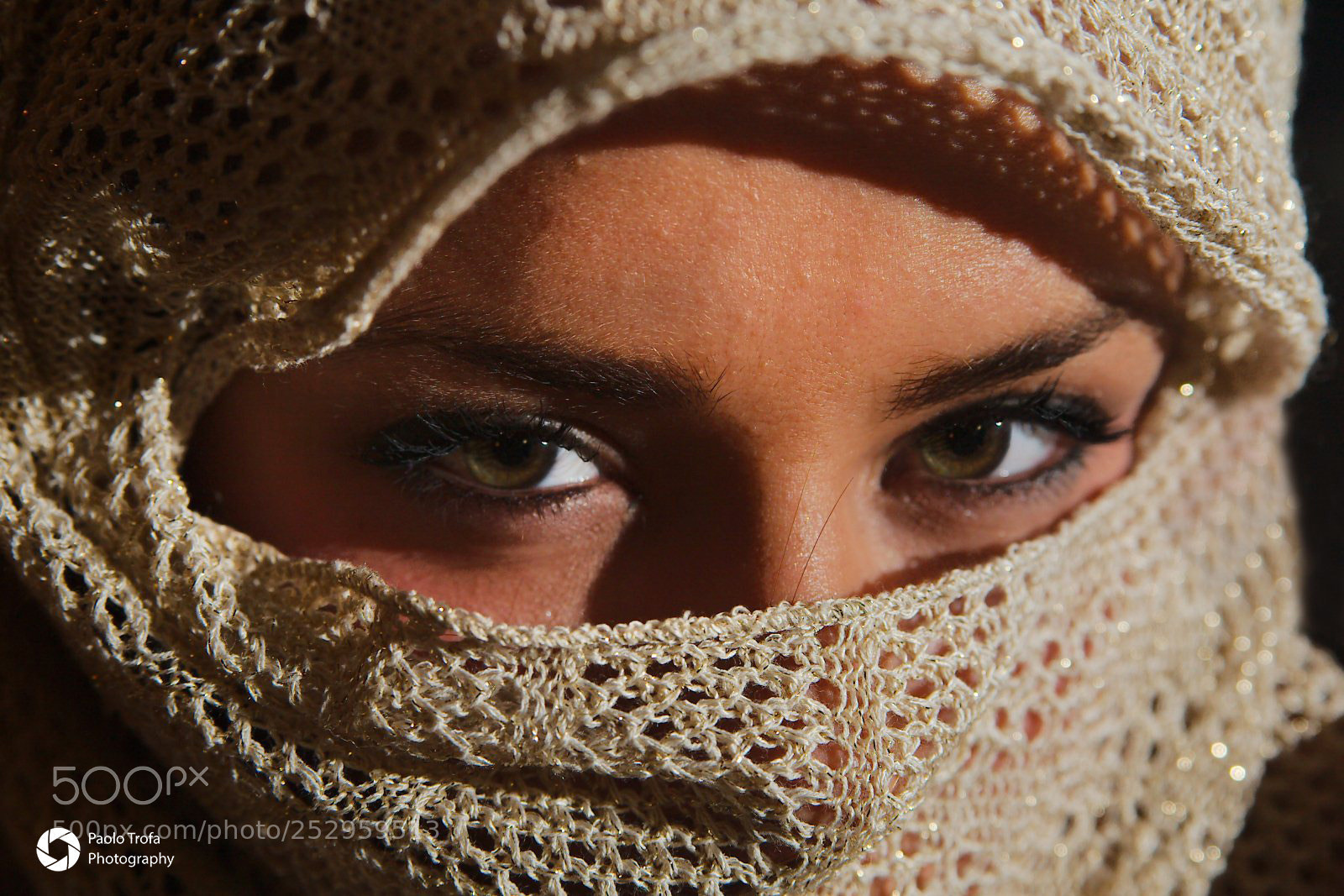 Canon EOS 5D sample photo. عيون - eyes photography