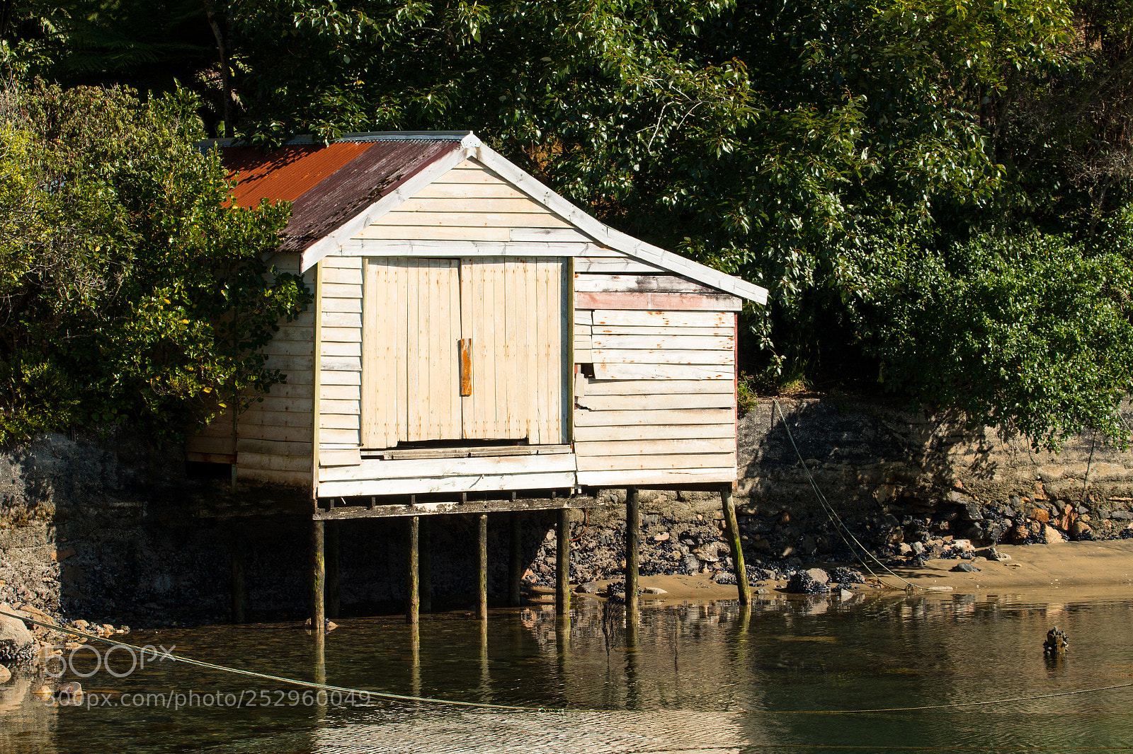 Canon EOS 70D sample photo. Boathouse @ low tide photography