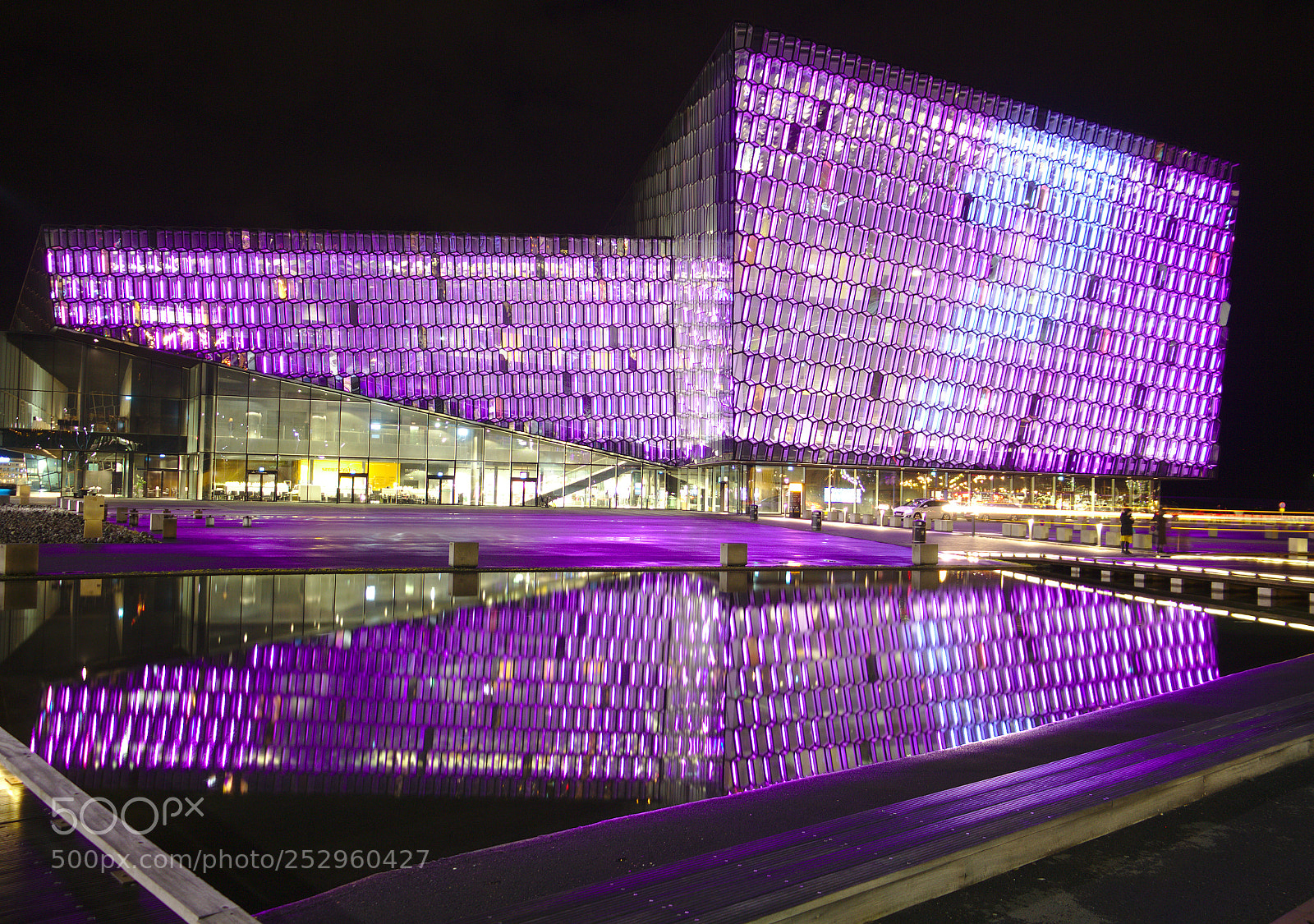 Canon EOS 700D (EOS Rebel T5i / EOS Kiss X7i) sample photo. Purple harpa congress hall photography