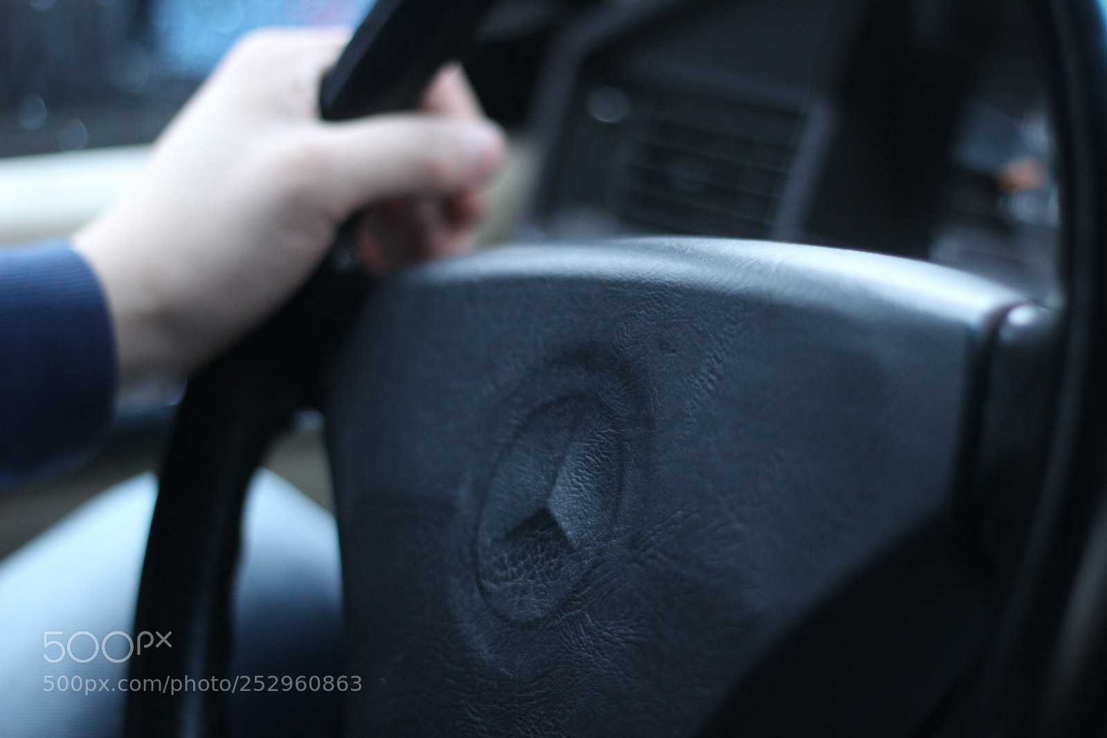 Canon EOS 600D (Rebel EOS T3i / EOS Kiss X5) + Canon EF 50mm F1.8 II sample photo. My friend from 90th photography