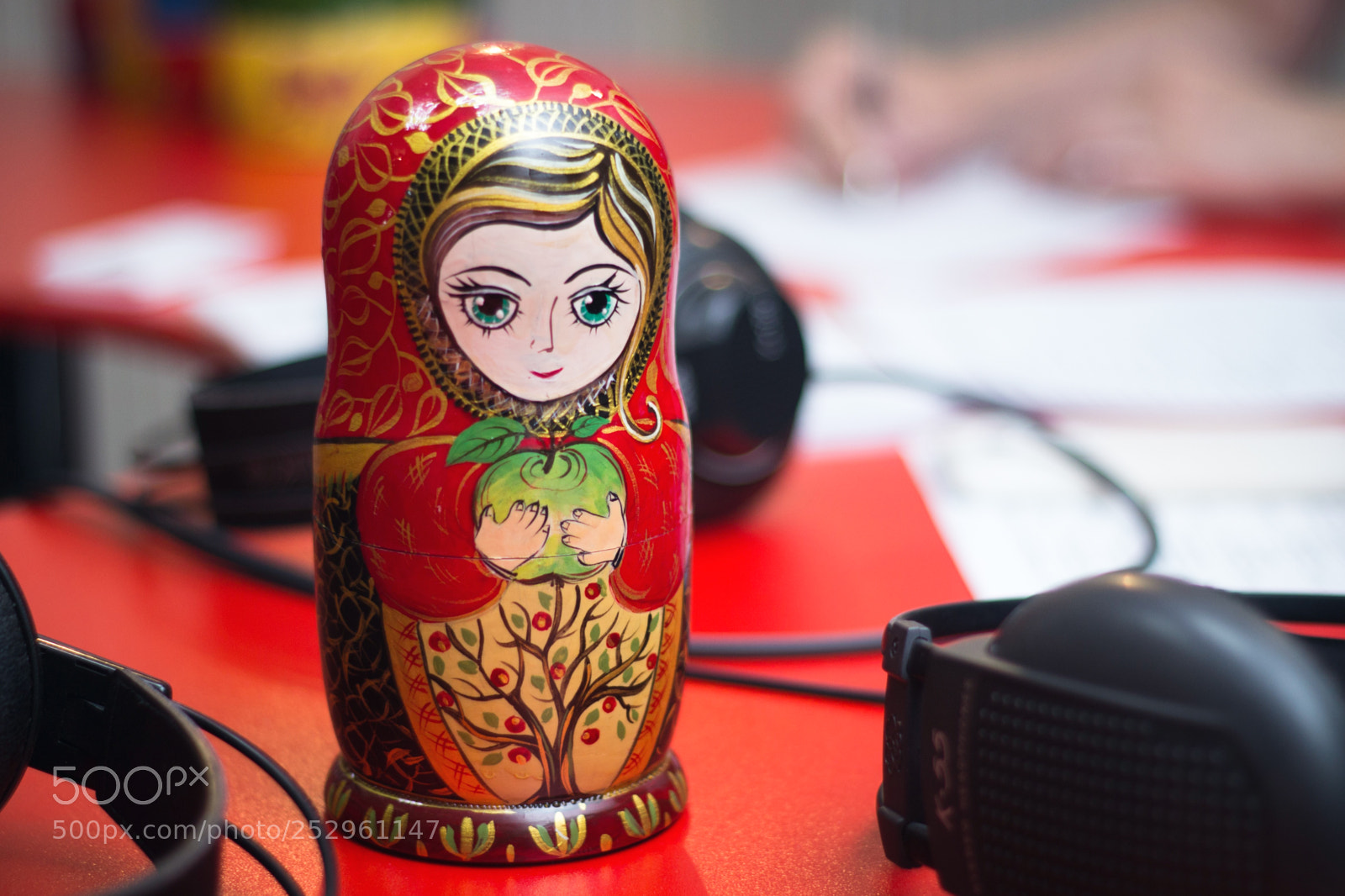 Canon EOS 600D (Rebel EOS T3i / EOS Kiss X5) sample photo. Vodka-balalaika radio broadcast photography