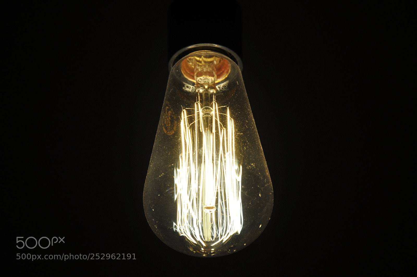 Nikon D90 sample photo. Lightbulb photography