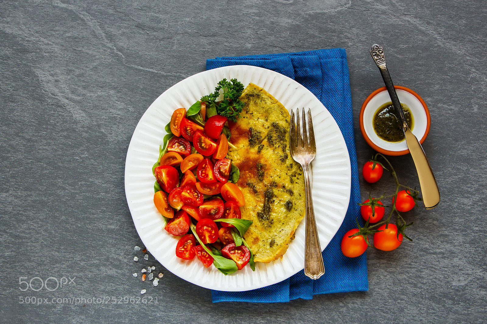 Canon EOS 700D (EOS Rebel T5i / EOS Kiss X7i) sample photo. Omelette with arugula and photography