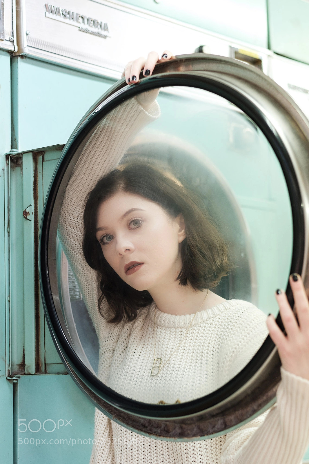 Fujifilm X-Pro2 sample photo. Brogan behind glass photography