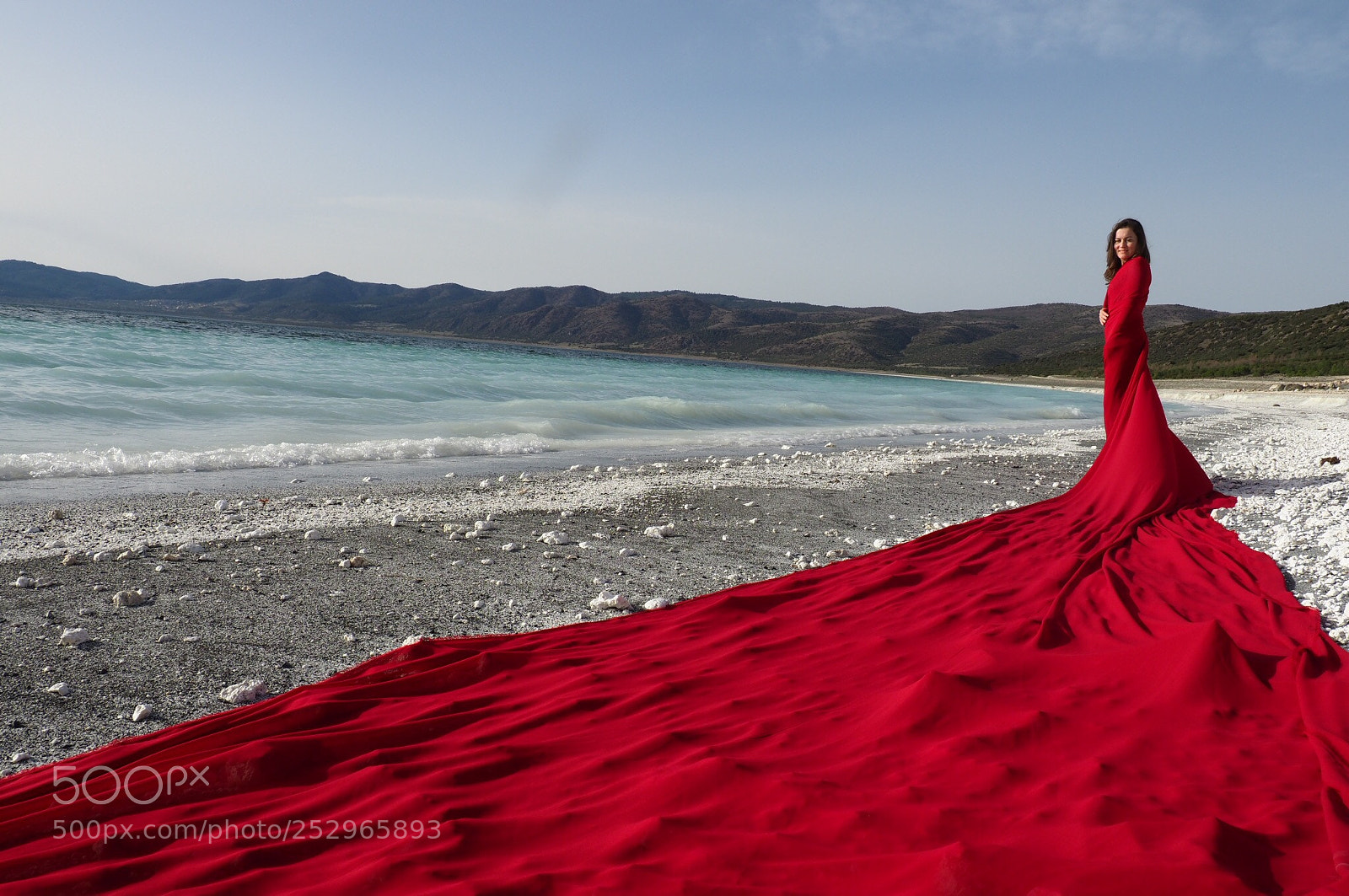 Olympus OM-D E-M1 Mark II sample photo. The lady in red photography