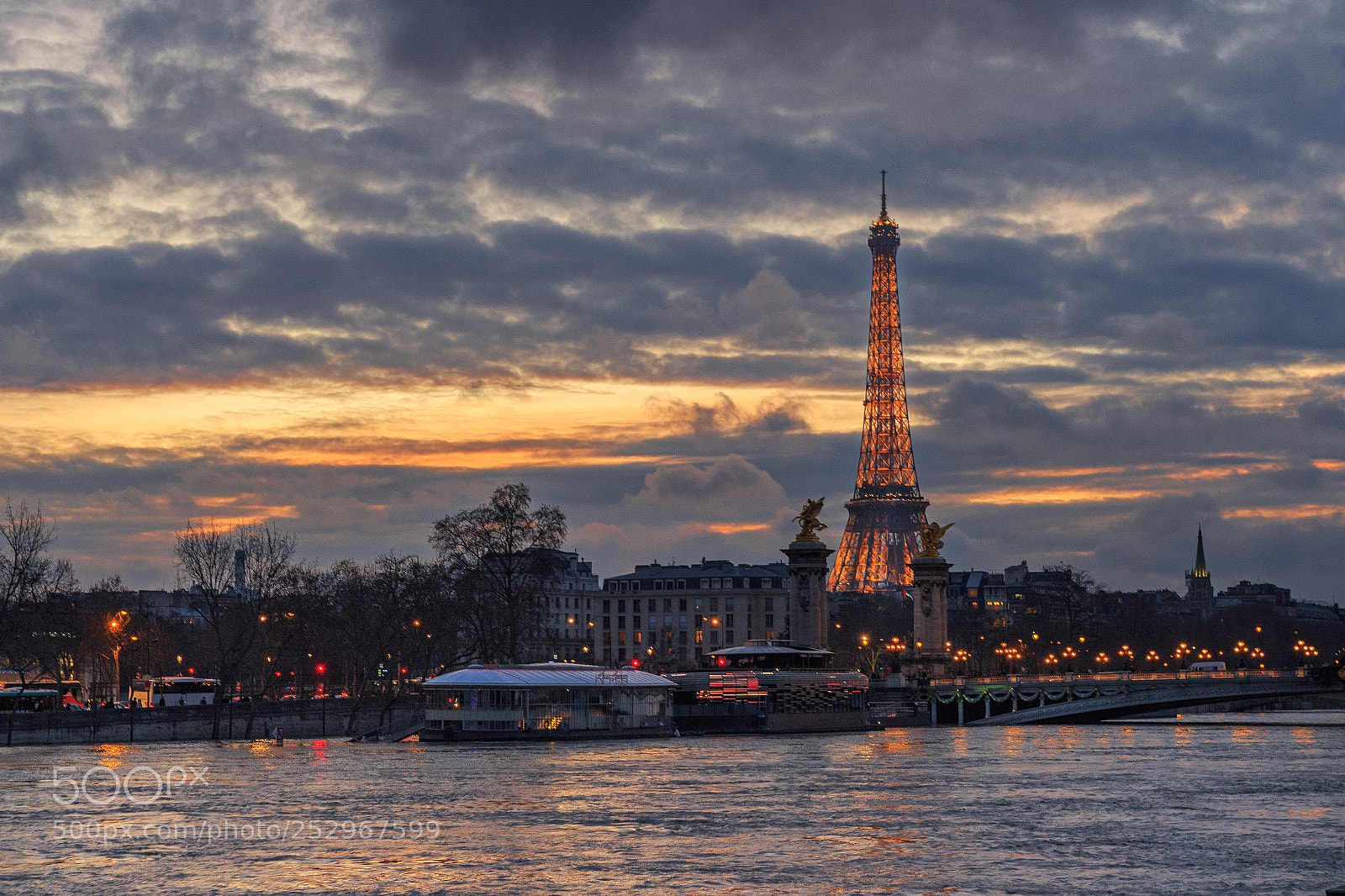 Canon EOS 700D (EOS Rebel T5i / EOS Kiss X7i) sample photo. Sunset in paris photography