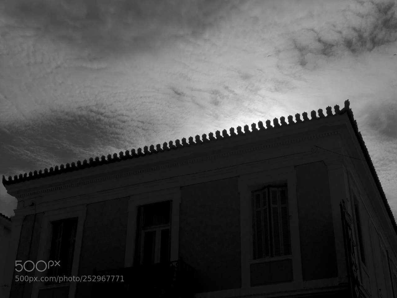 Panasonic Lumix DMC-G7 sample photo. High contrast building nafplio photography