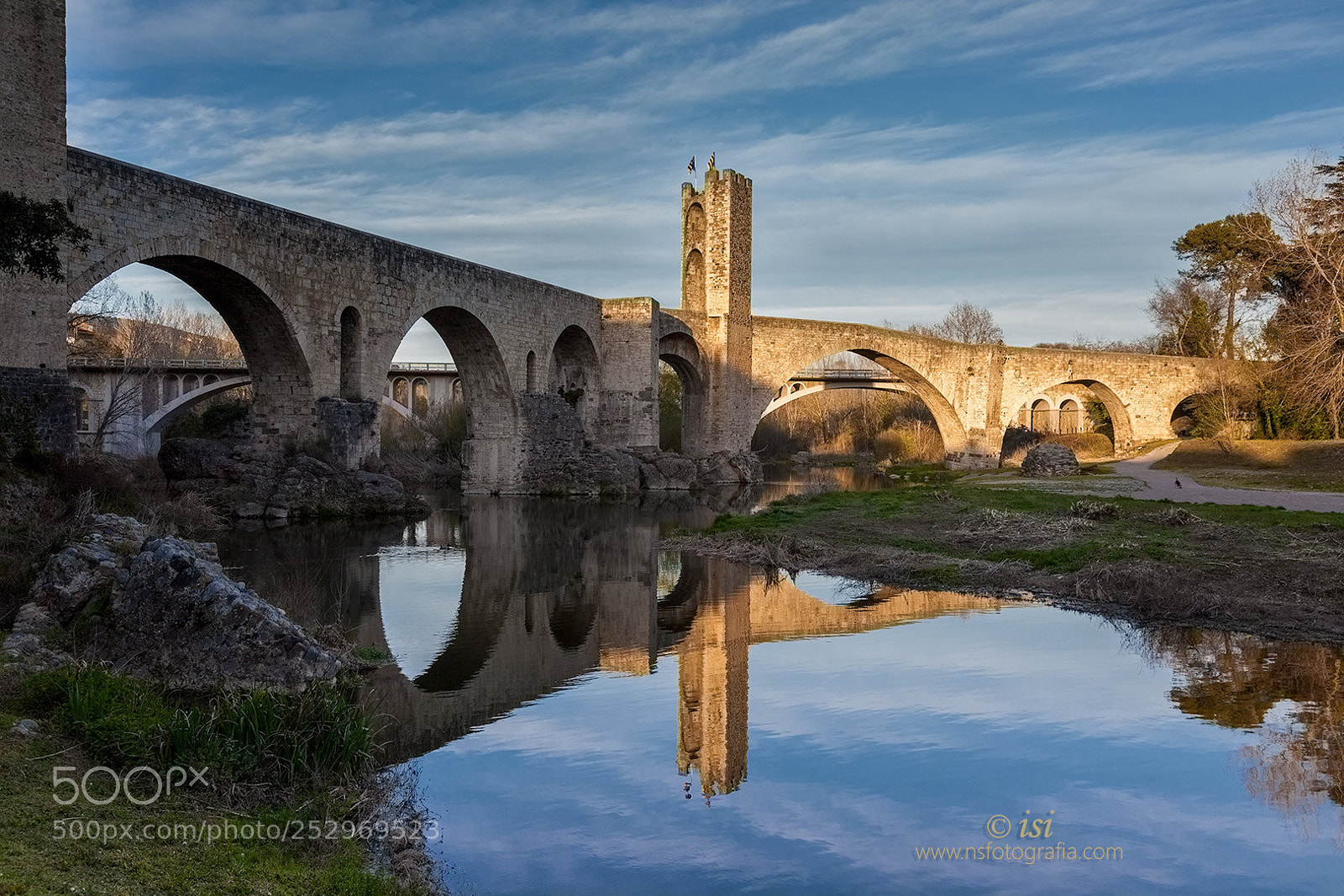 Canon EOS 5D Mark II sample photo. Besalu, al  atardecer photography