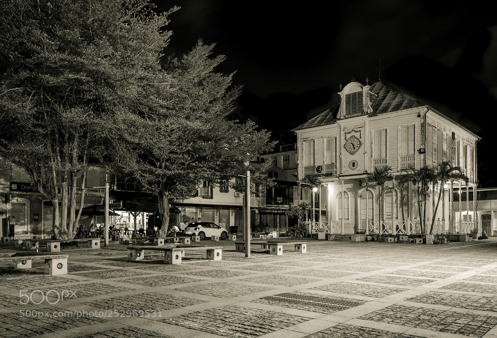 Nikon D5100 sample photo. At night  photography