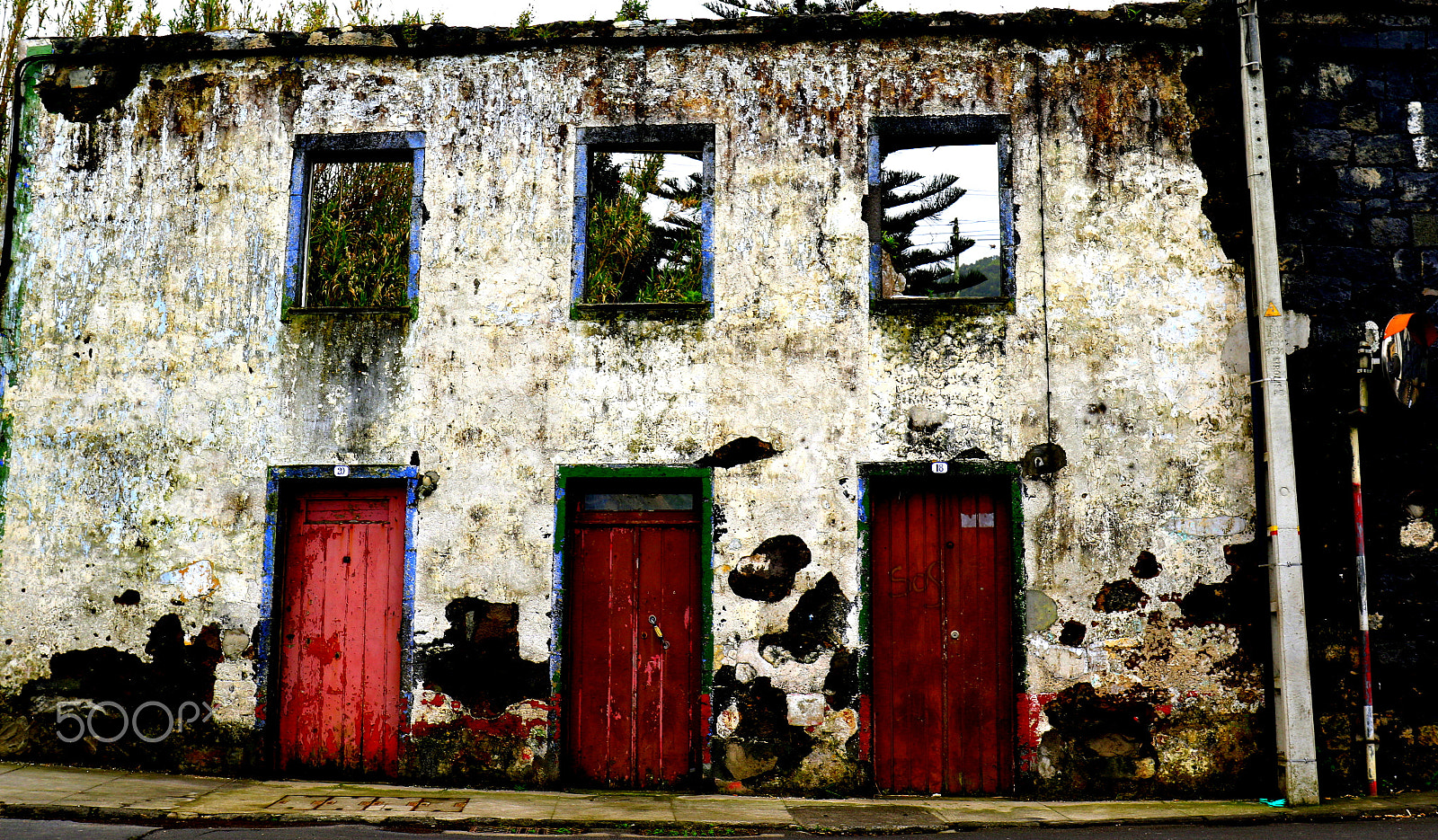 Canon EF 24-70mm F4L IS USM sample photo. Walls photography