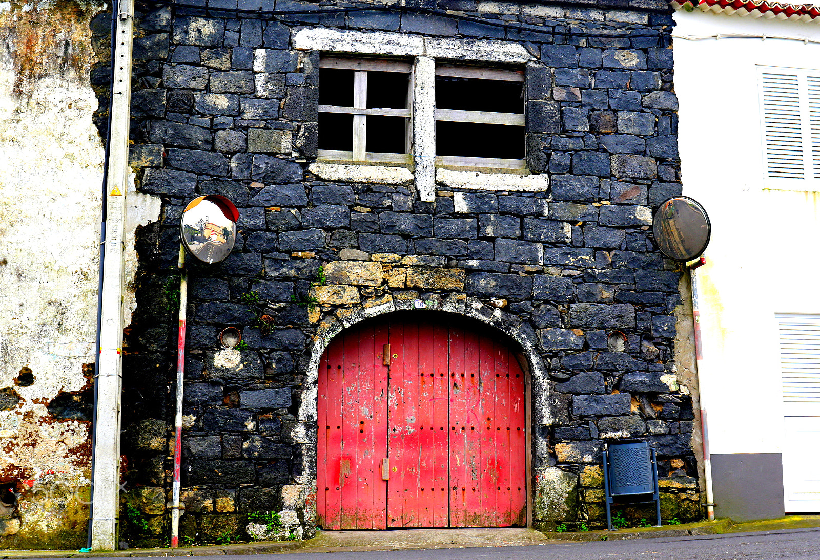 Canon EF 24-70mm F4L IS USM sample photo. Red door photography