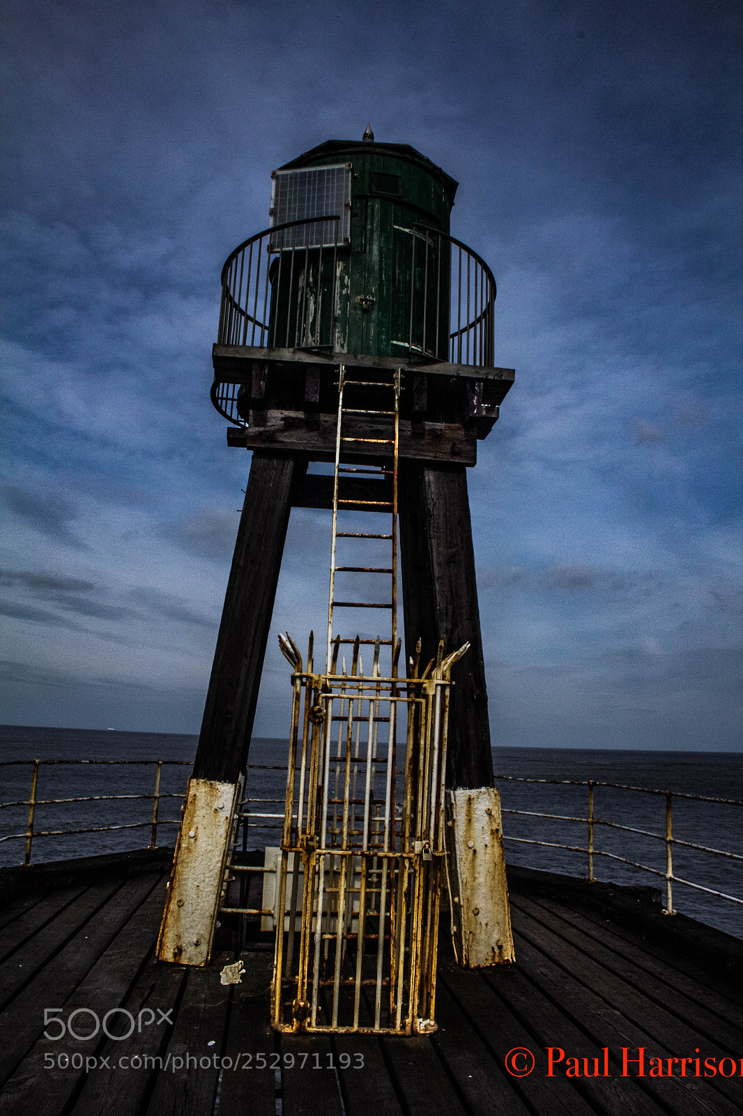 Canon EOS 60D sample photo. Green lighthouse photography