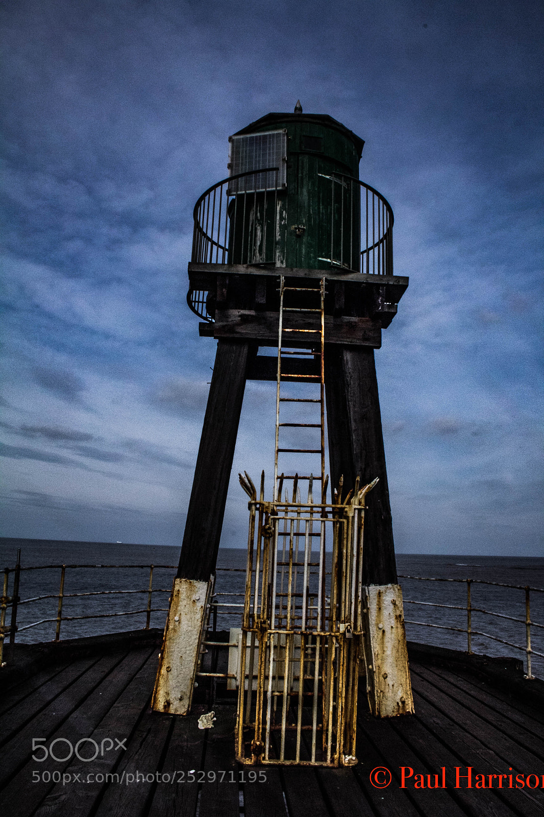 Canon EOS 60D sample photo. Green lighthouse photography
